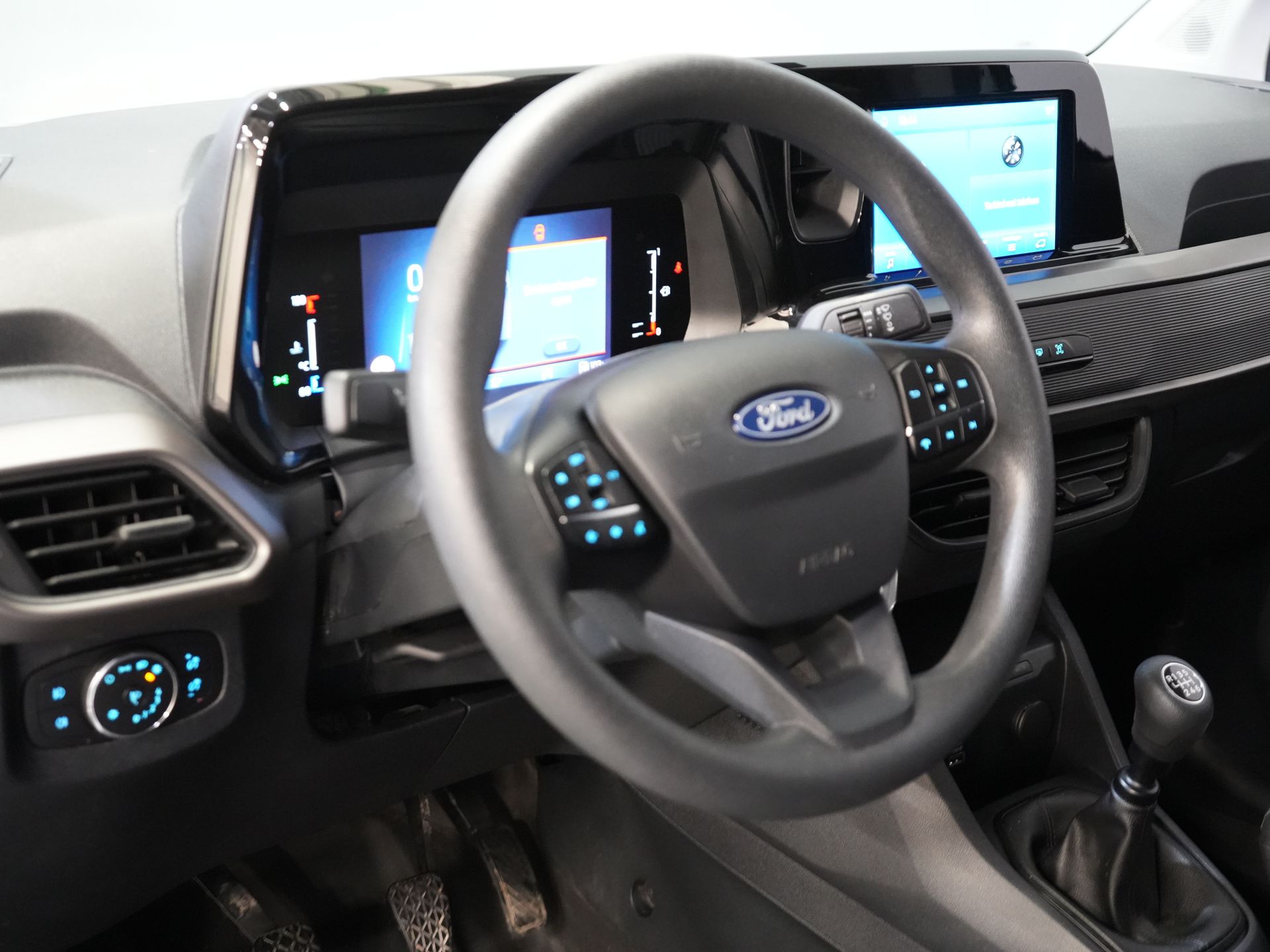 Ford Transit Courier Bestelbus 1.0 Trend 100 pk BENZINE BPM VRIJ! Garantie 05-2029/ Carplay/ Virtual Cockpit/ Airco/ Cruise 13