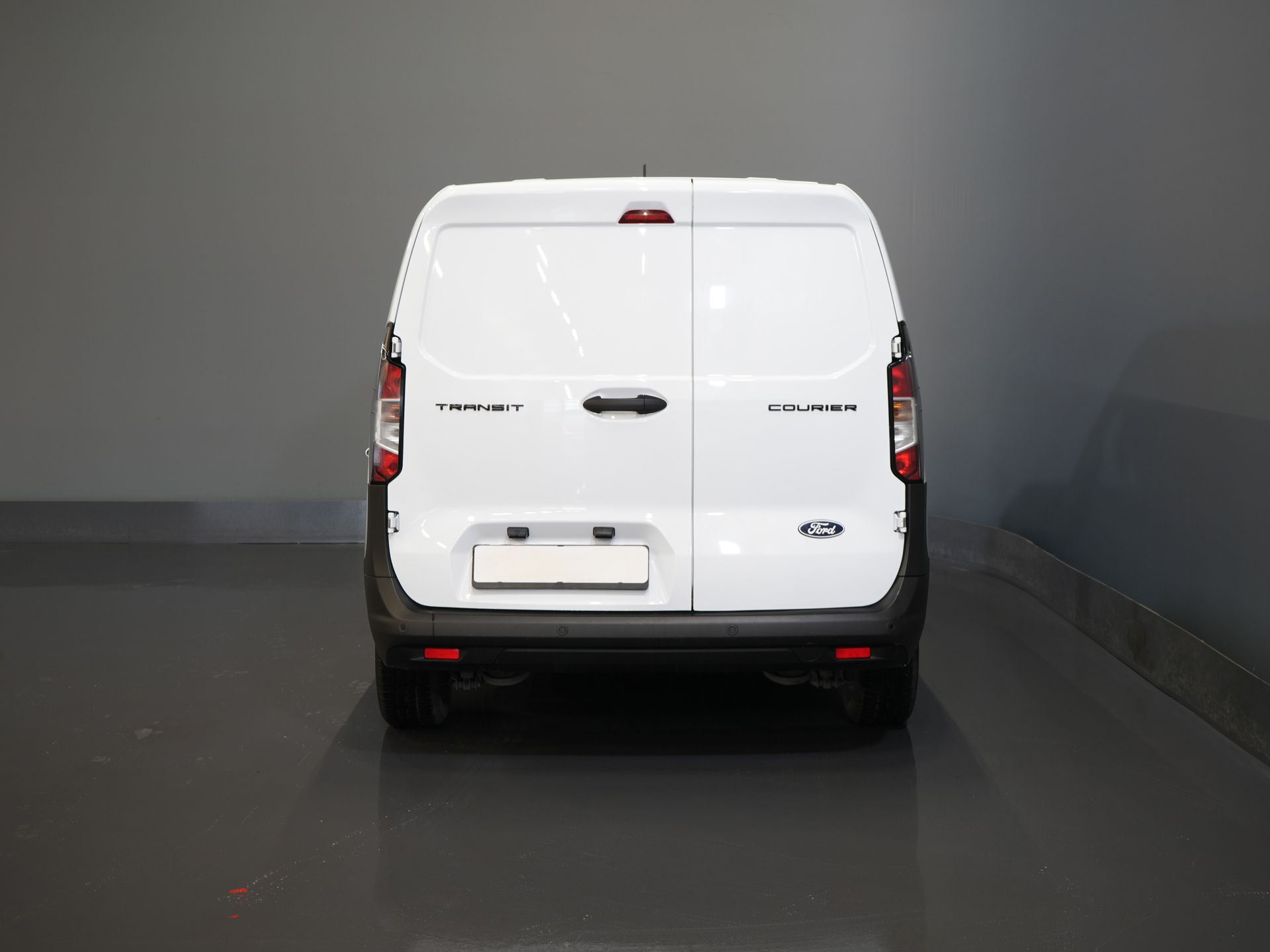 Ford Transit Courier Bestelbus 1.0 Trend 100 pk BENZINE BPM VRIJ! Garantie 05-2029/ Carplay/ Virtual Cockpit/ Airco/ Cruise 5