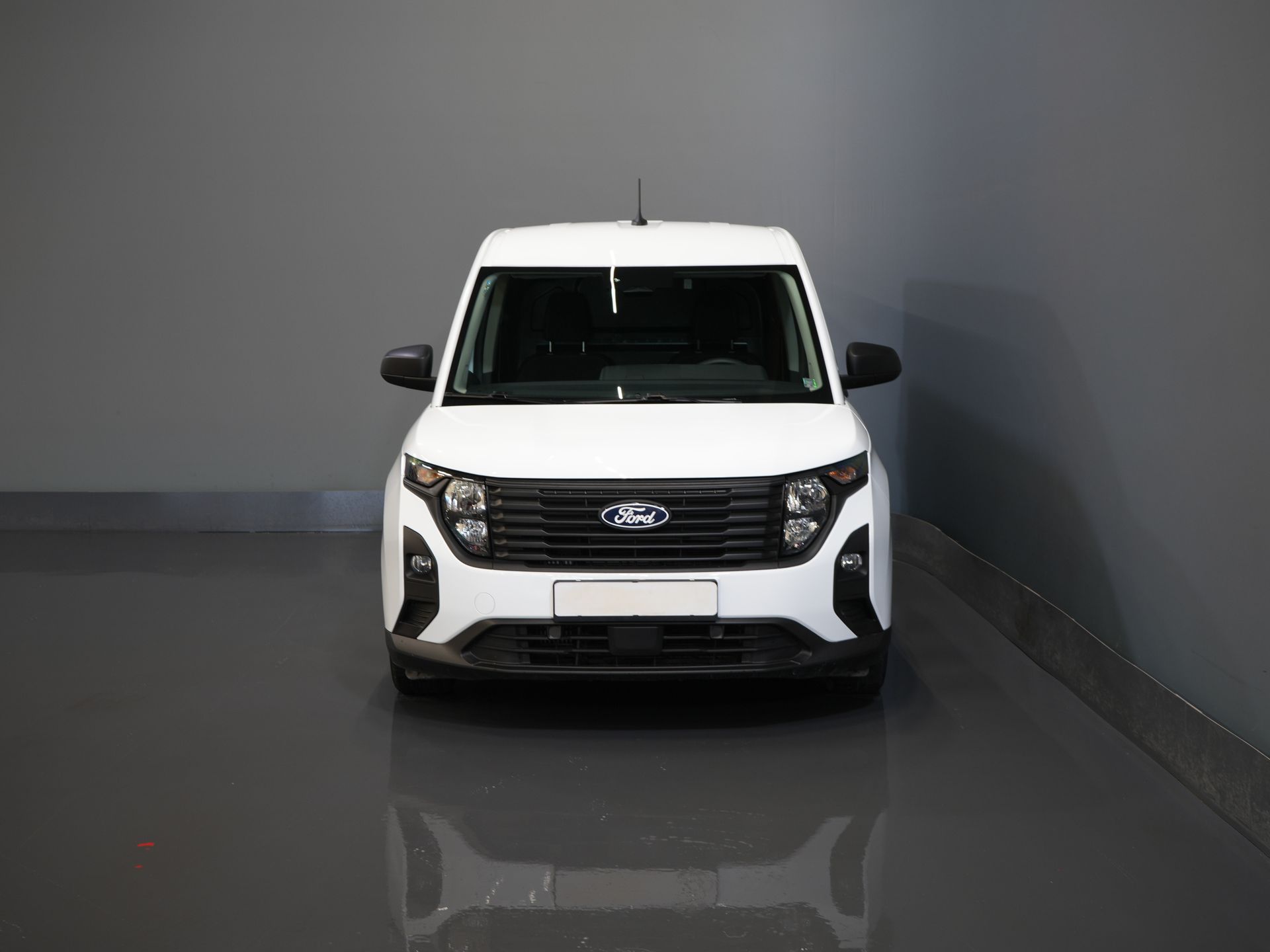 Ford Transit Courier Bestelbus 1.0 Trend 100 pk BENZINE BPM VRIJ! Garantie 05-2029/ Carplay/ Virtual Cockpit/ Airco/ Cruise 6