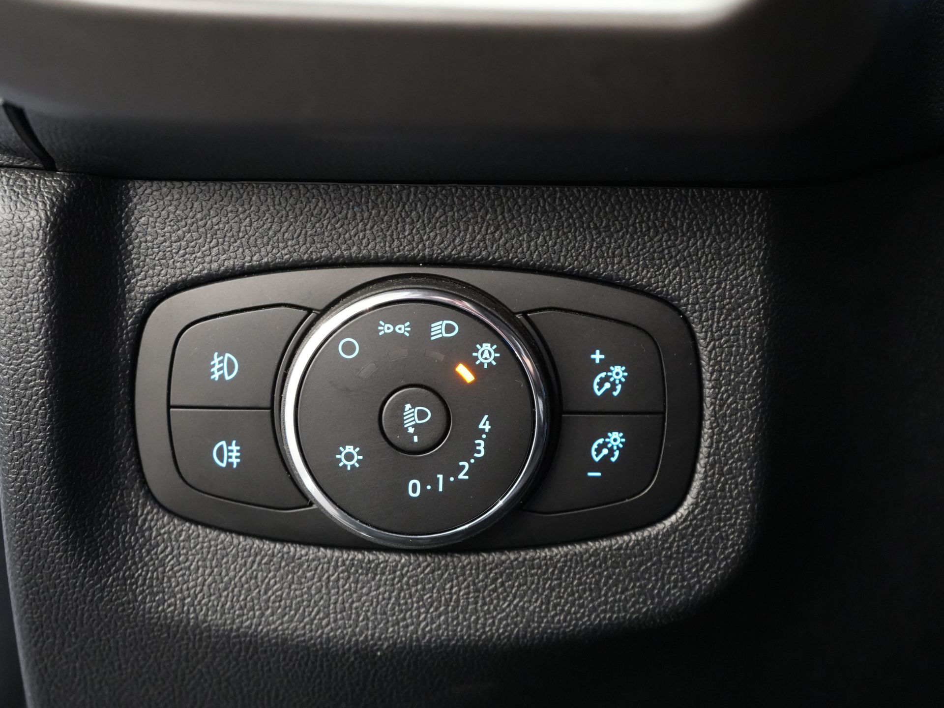 Ford Transit Courier Bestelbus 1.0 Trend 100 pk BENZINE BPM VRIJ! Garantie 05-2029/ Carplay/ Virtual Cockpit/ Airco/ Cruise 15