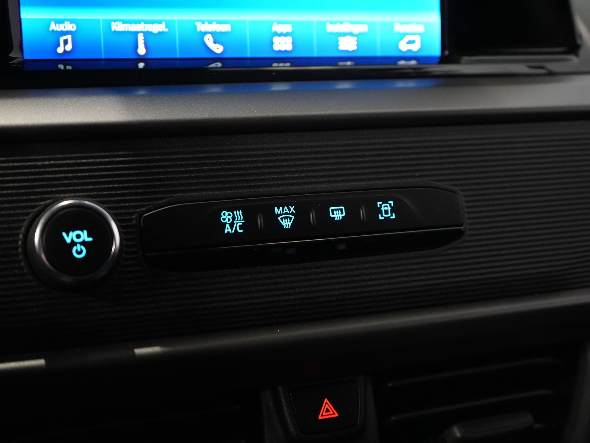 Ford Transit Courier Bestelbus 1.0 Trend 100 pk BENZINE BPM VRIJ! Garantie 05-2029/ Carplay/ Virtual Cockpit/ Airco/ Cruise 18