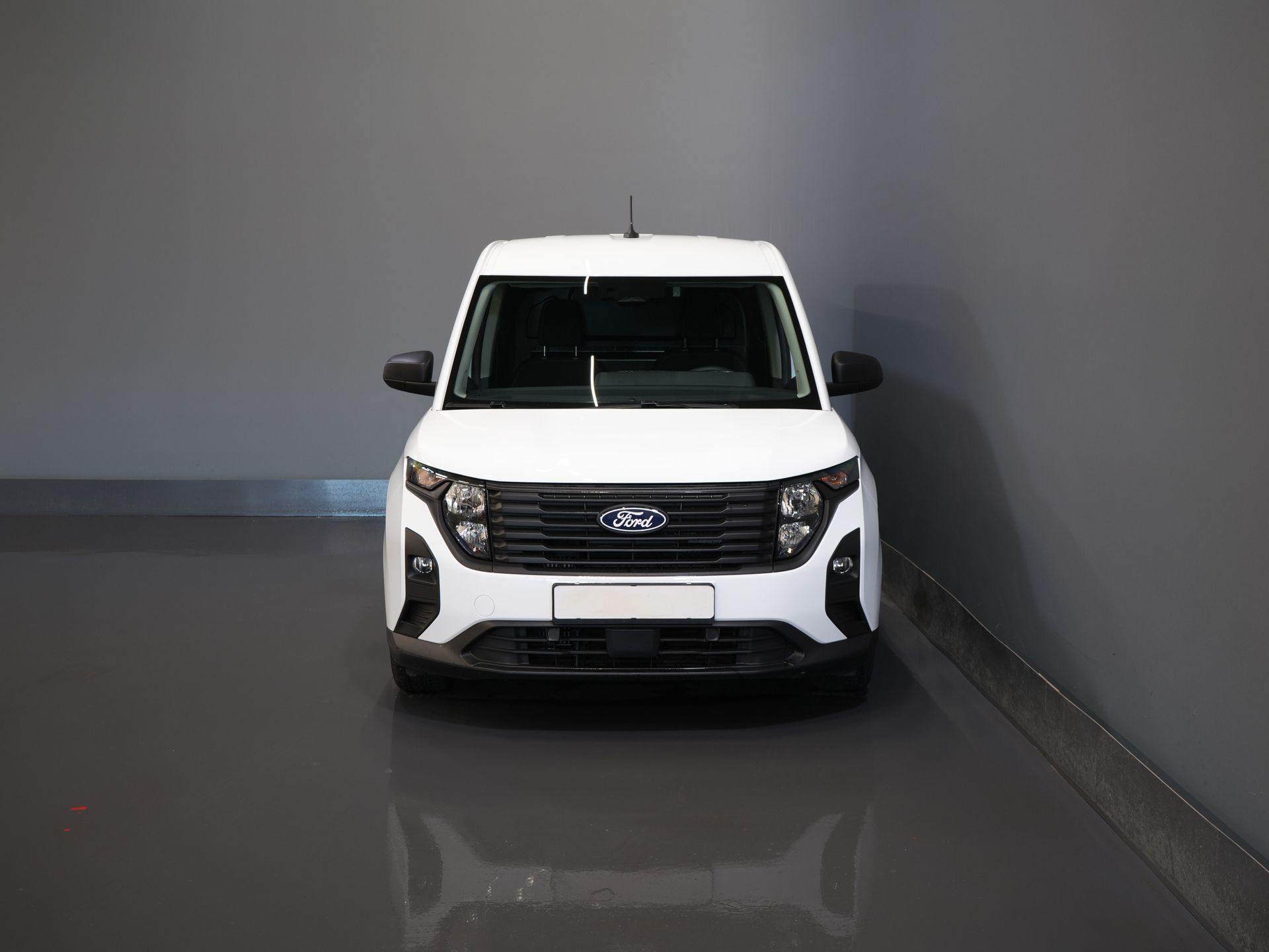 Ford Transit Courier Bestelbus 1.0 Trend 100 pk BENZINE BPM VRIJ! Garantie 05-2029/ Carplay/ Virtual Cockpit/ Airco/ Cruise 6