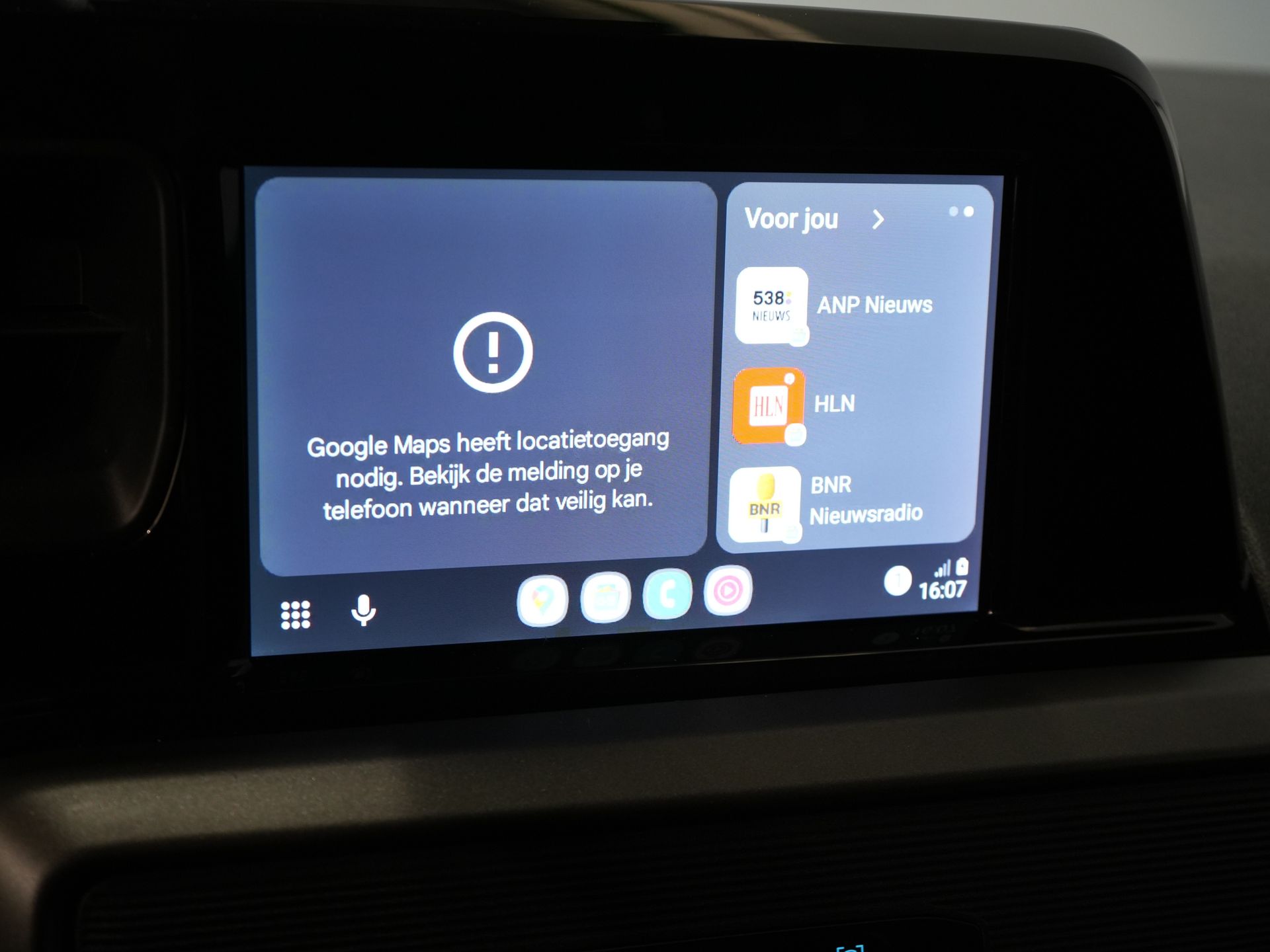 Ford Transit Courier Bestelbus 1.0 Trend 100 pk BENZINE BPM VRIJ! Garantie 05-2029/ Carplay/ Virtual Cockpit/ Airco/ Cruise 22