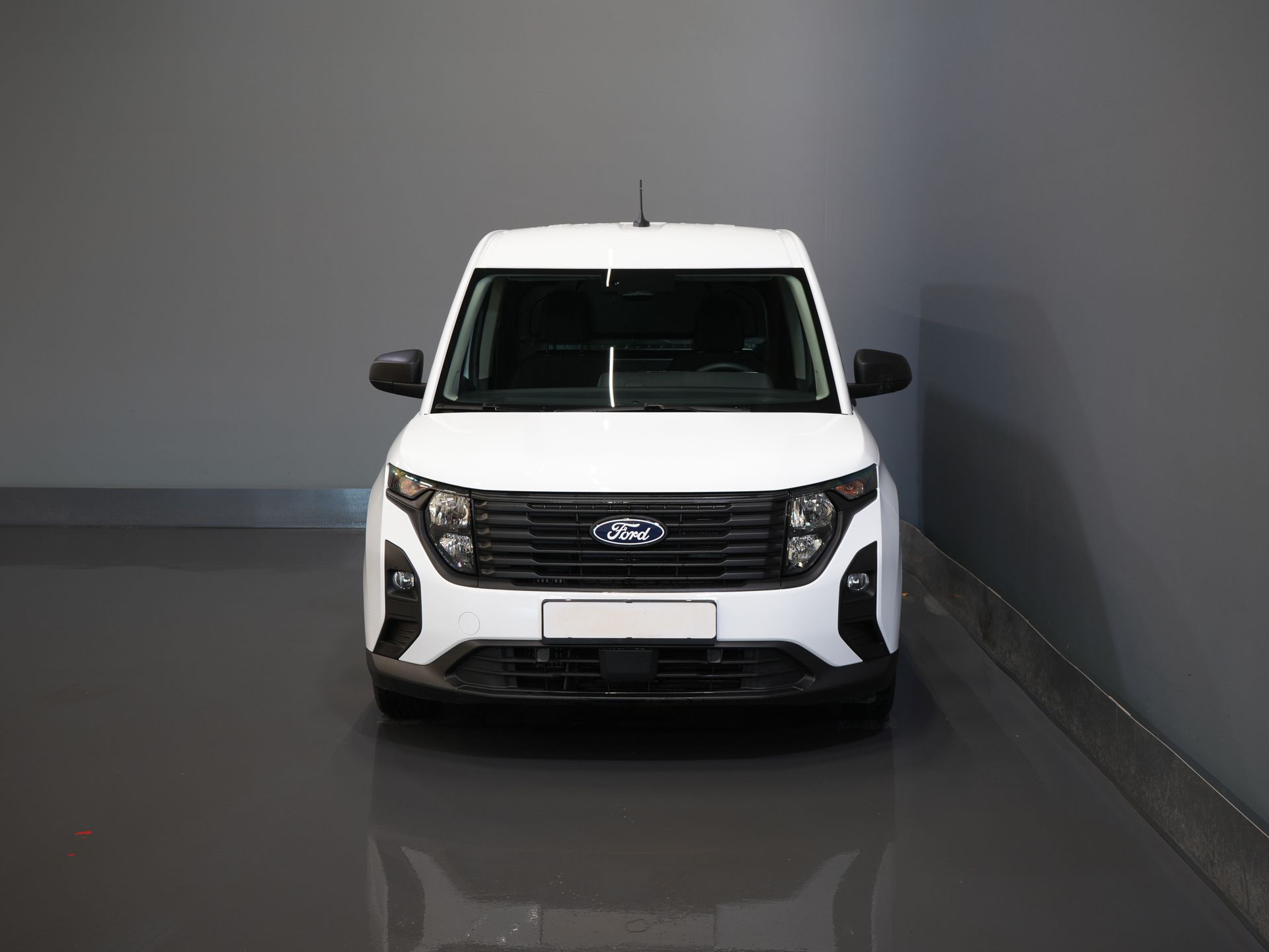 Ford Transit Courier Bestelbus 1.0 Trend 100 pk BENZINE BPM VRIJ! Garantie 05-2029/ Carplay/ Virtual Cockpit/ Airco/ Cruise 6