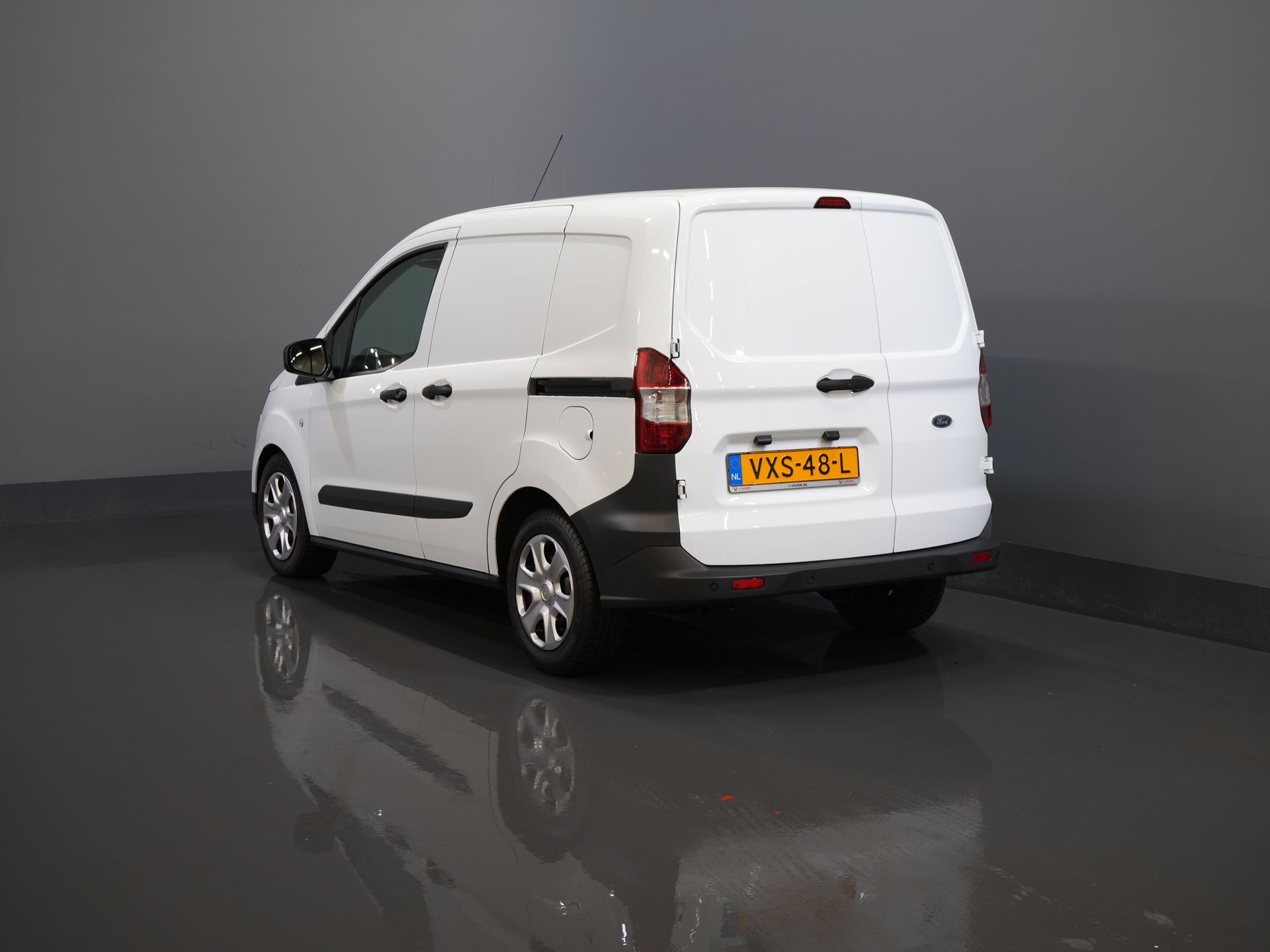 Ford Transit Courier Bestelbus 1.5 TDCI BPM VRIJ! NL Auto/ 2xSchuifdeur/ Carplay/ Airco/ PDC/ Cruise 1