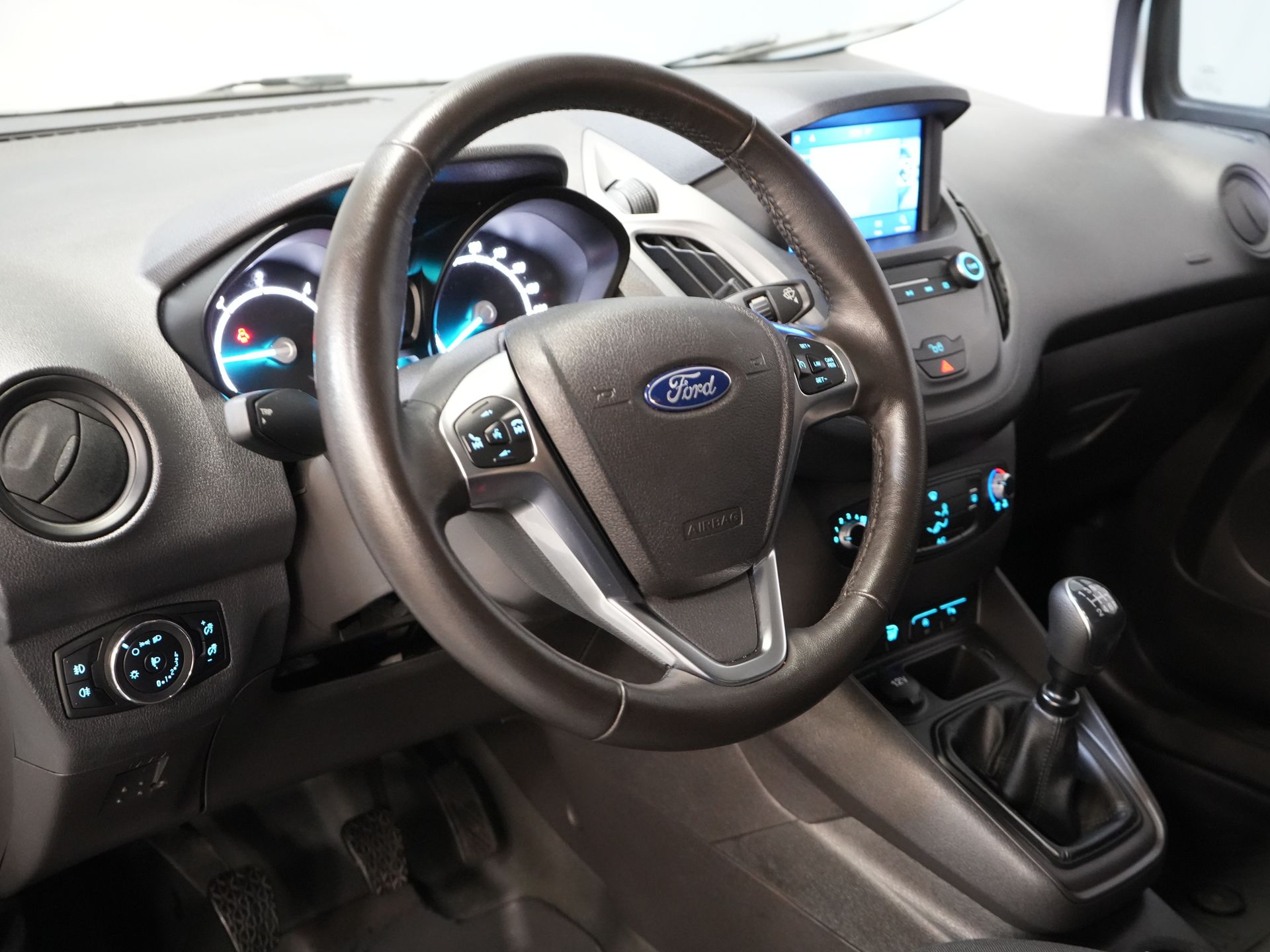 Ford Transit Courier Bestelbus 1.5 TDCI BPM VRIJ! NL Auto/ 2xSchuifdeur/ Carplay/ Airco/ PDC/ Cruise 14