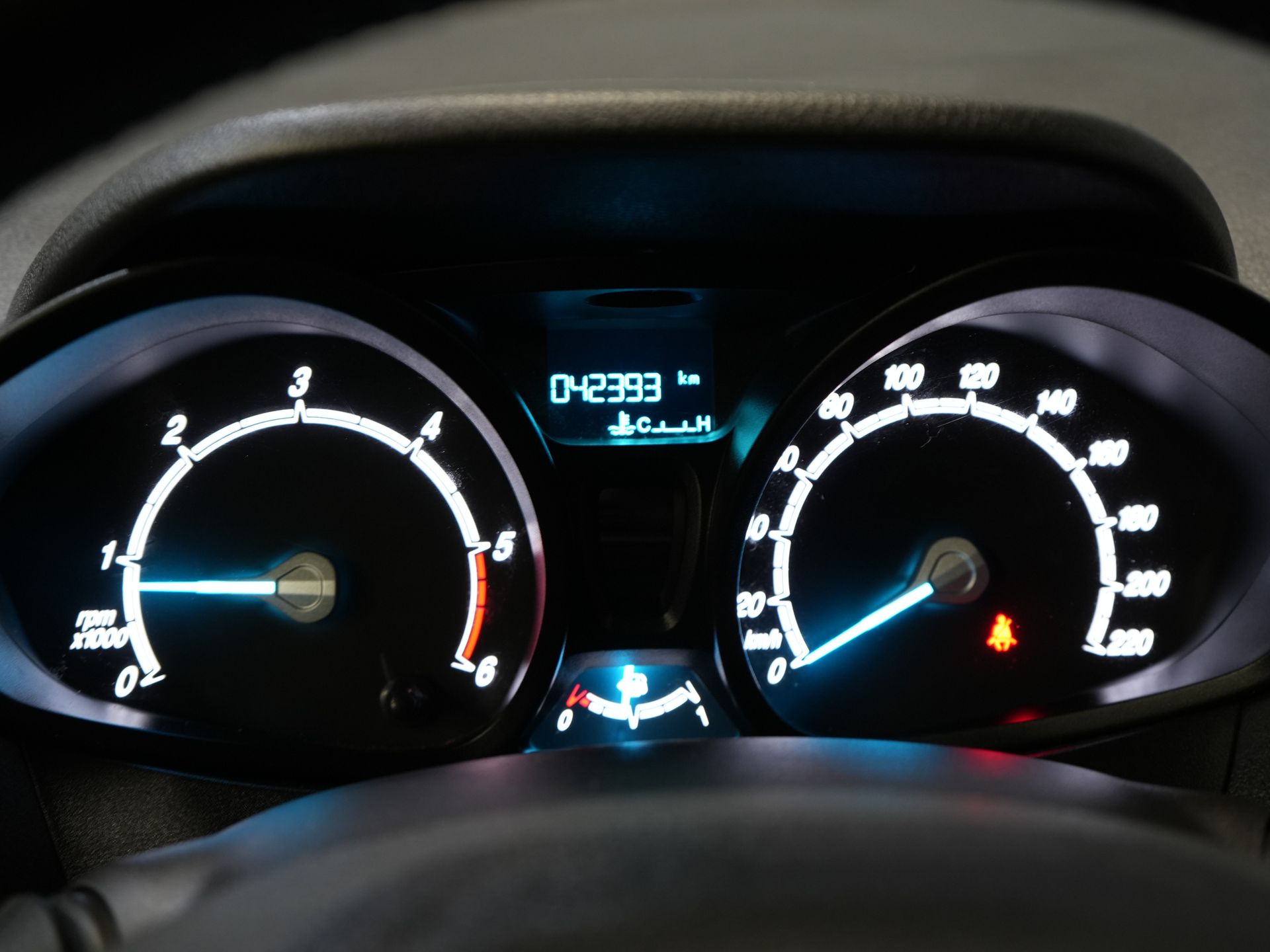 Ford Transit Courier Bestelbus 1.5 TDCI BPM VRIJ! NL Auto/ 2xSchuifdeur/ Carplay/ Airco/ PDC/ Cruise 18