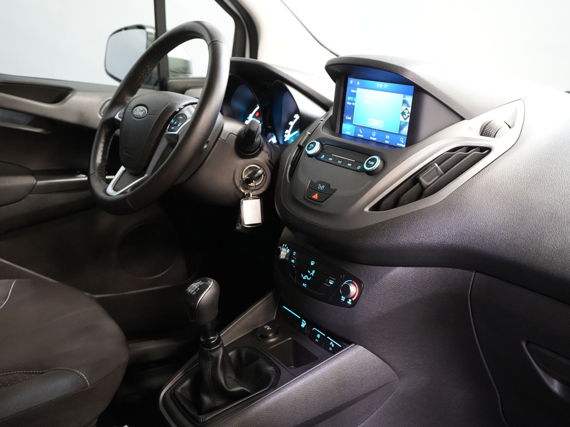 Ford Transit Courier Bestelbus 1.5 TDCI BPM VRIJ! NL Auto/ 2xSchuifdeur/ Carplay/ Airco/ PDC/ Cruise 2