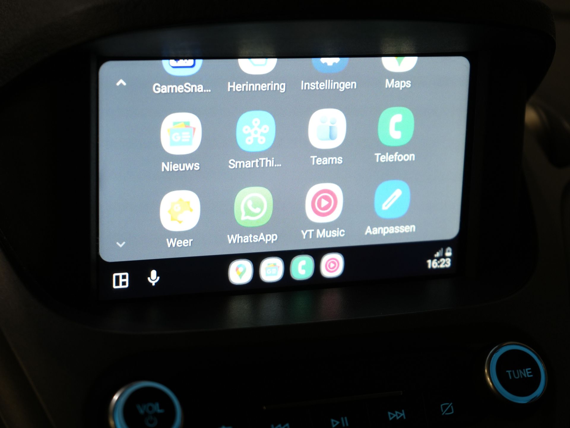 Ford Transit Courier Bestelbus 1.5 TDCI BPM VRIJ! NL Auto/ 2xSchuifdeur/ Carplay/ Airco/ PDC/ Cruise 23