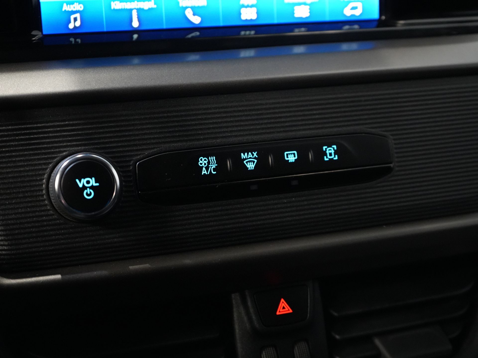 Ford Transit Courier Bestelbus 1.0 Trend 100 pk BENZINE BPM VRIJ! Garantie 05-2029/ Carplay/ Virtual Cockpit/ Airco/ Cruise 18