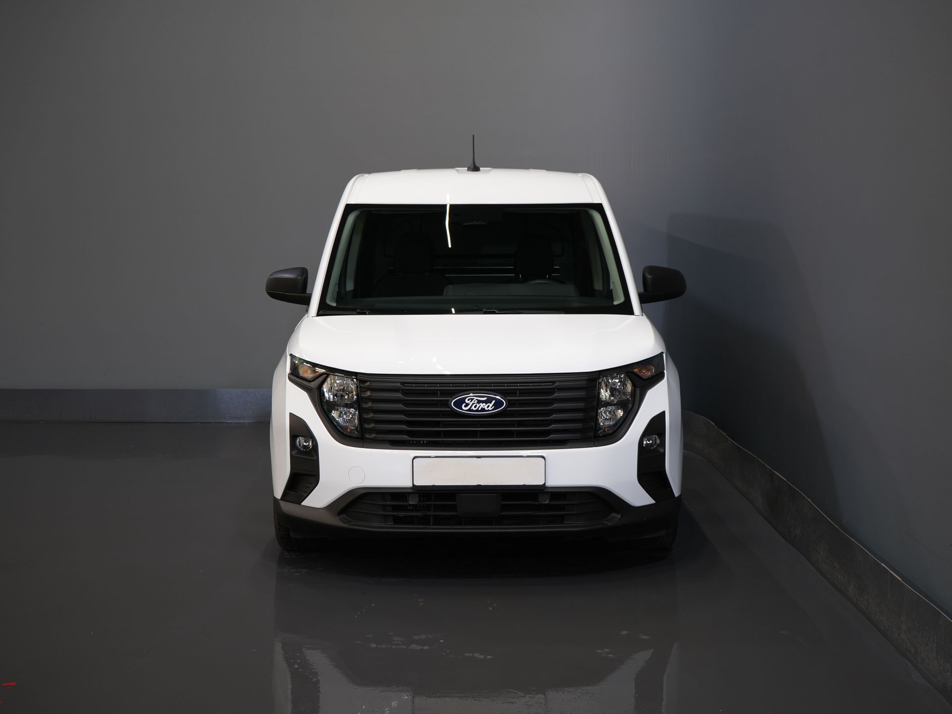 Ford Transit Courier Bestelbus 1.0 Trend 100 pk BENZINE BPM VRIJ! Garantie 05-2029/ Carplay/ Virtual Cockpit/ Airco/ Cruise 6