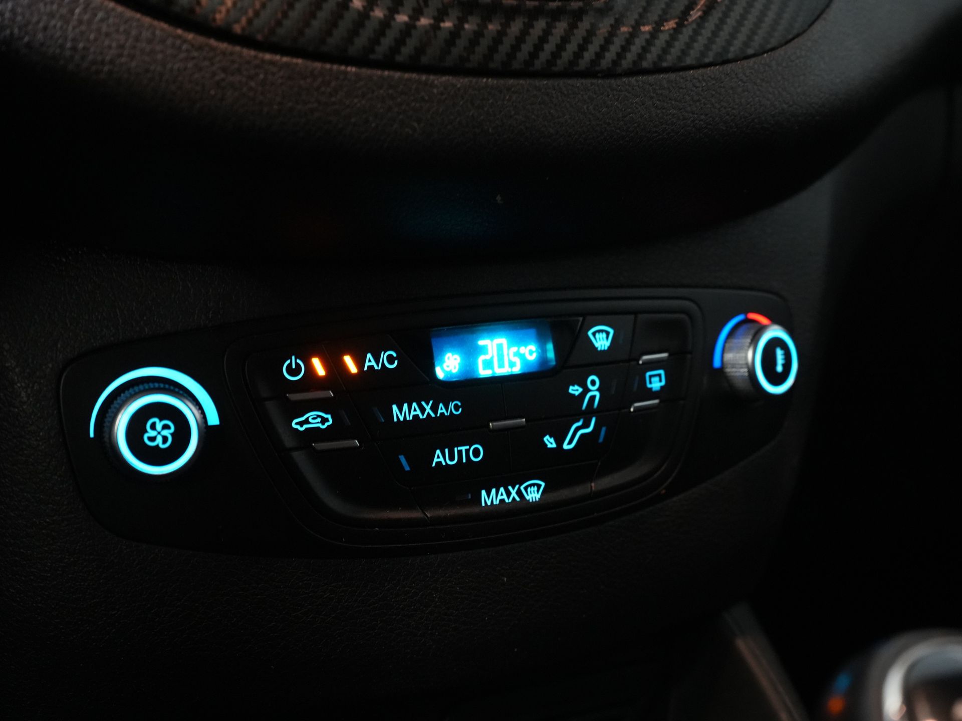 Ford Transit Courier Bestelbus 1.5 TDCI Trend BPM VRIJ! NL Auto/ 2xSchuifdeur/ Climate/ Trekhaak/ Betimmerd 19