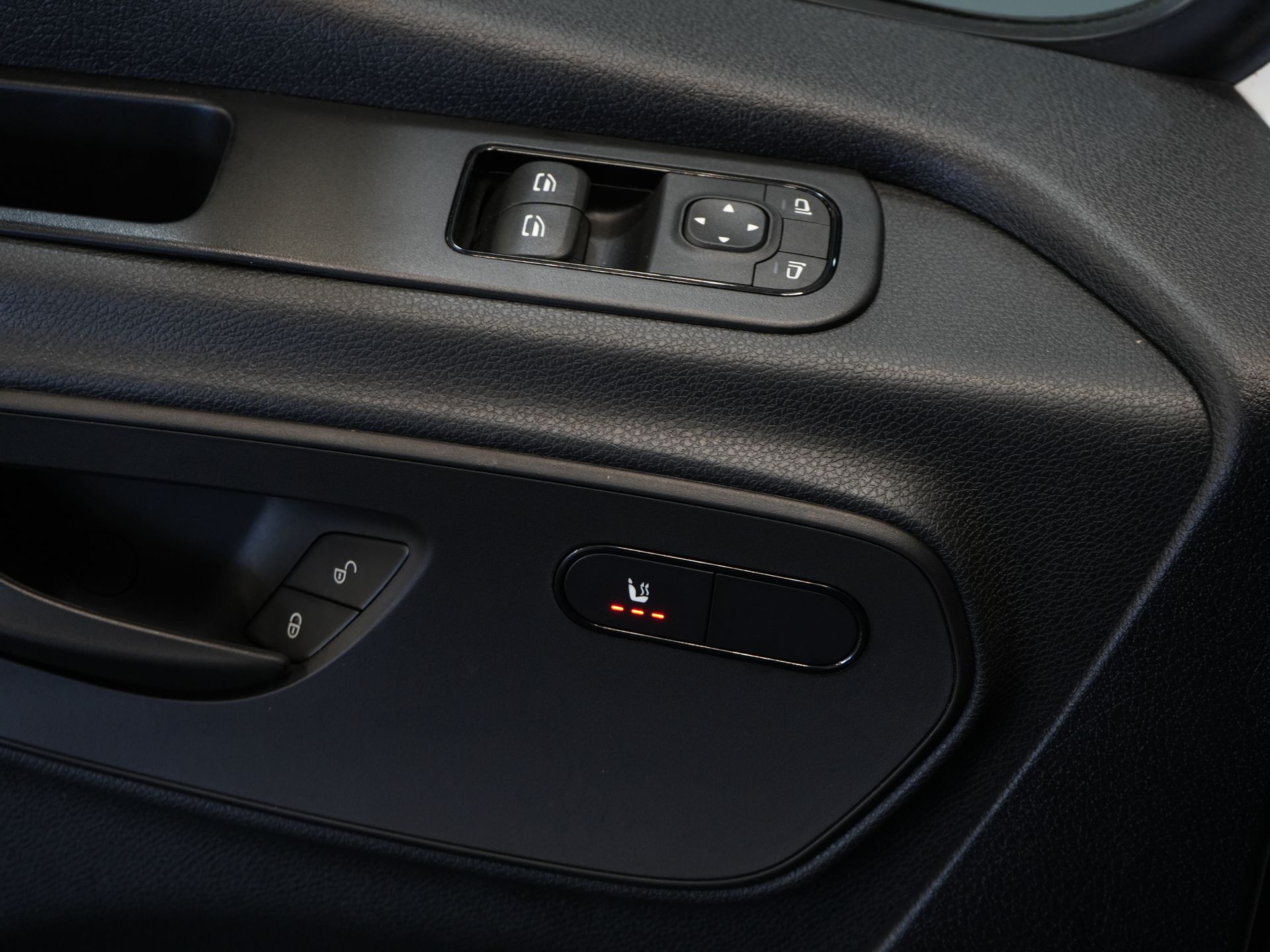 Mercedes-Benz Sprinter Bakwagen 317 1.9 CDI BPM VRIJ! 445x211x225/ Dhollandia Laadklep/ CarPlay/ Stoelverw./ Navi/ Airco/ Camera/ Cruise 17