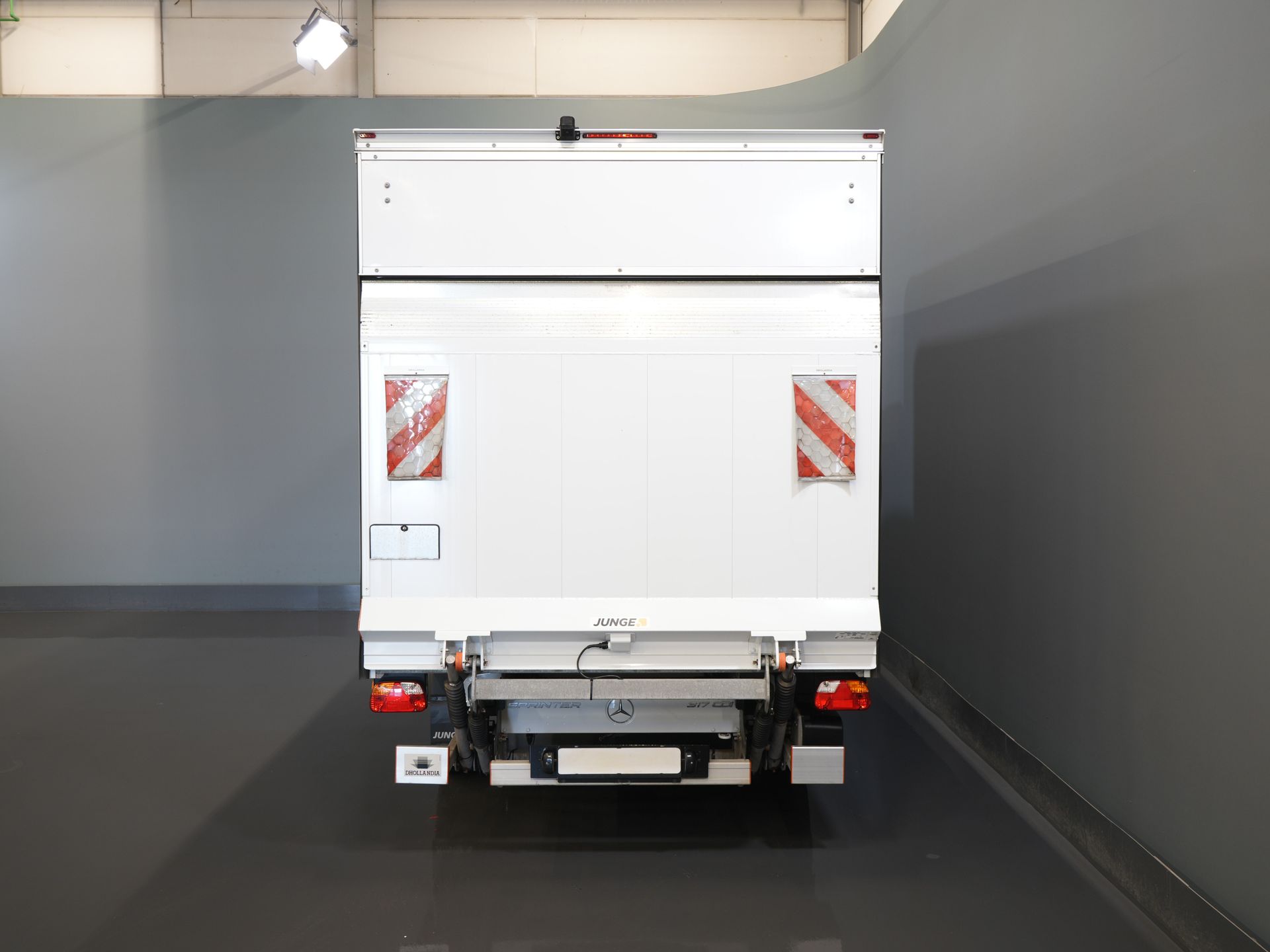 Mercedes-Benz Sprinter Bakwagen 317 1.9 CDI BPM VRIJ! 445x211x225/ Dhollandia Laadklep/ CarPlay/ Stoelverw./ Navi/ Airco/ Camera/ Cruise 4