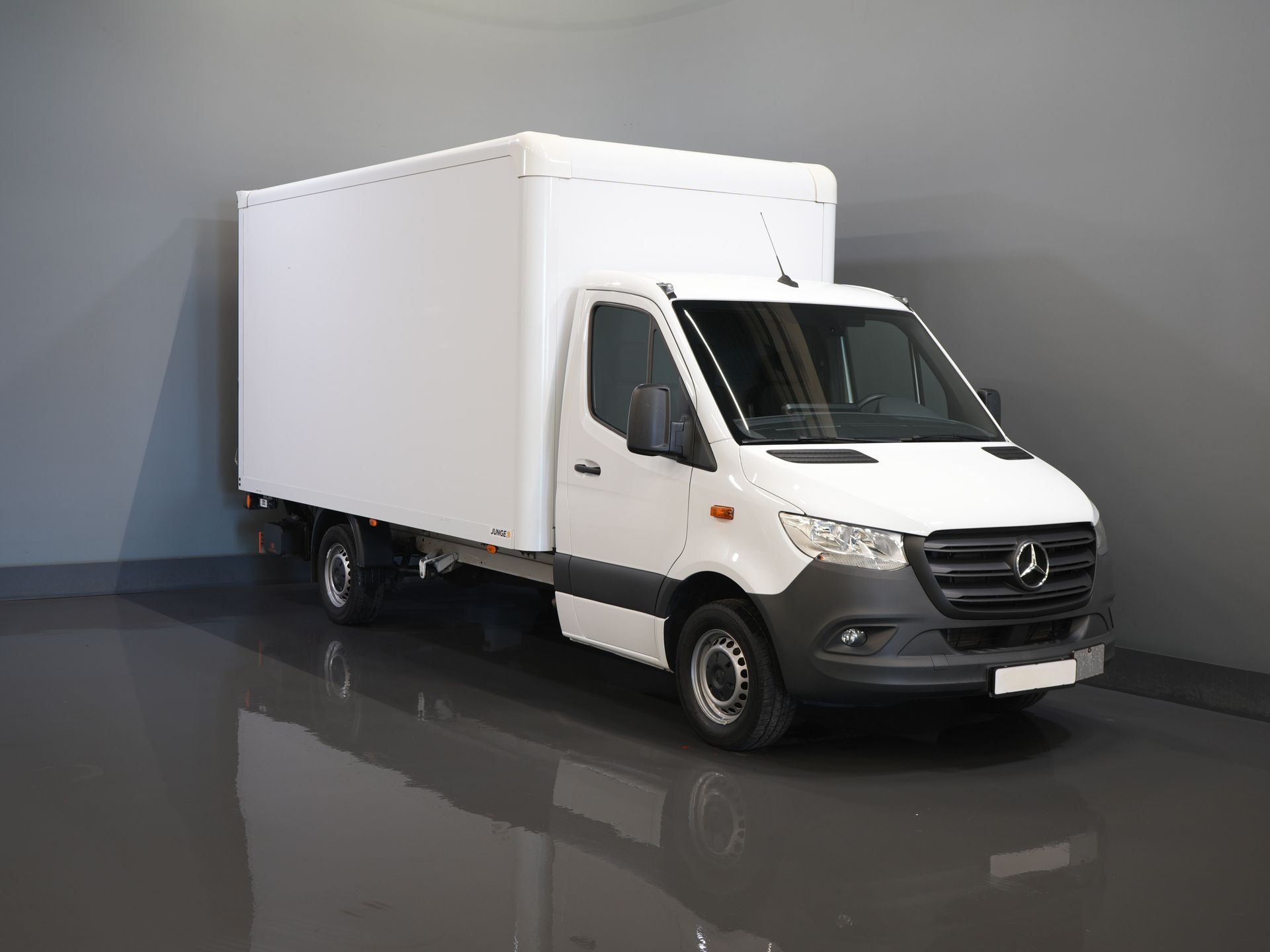 Mercedes-Benz Sprinter Bakwagen 317 1.9 CDI BPM VRIJ! 445x211x225/ Dhollandia Laadklep/ CarPlay/ Stoelverw./ Navi/ Airco/ Camera/ Cruise 7