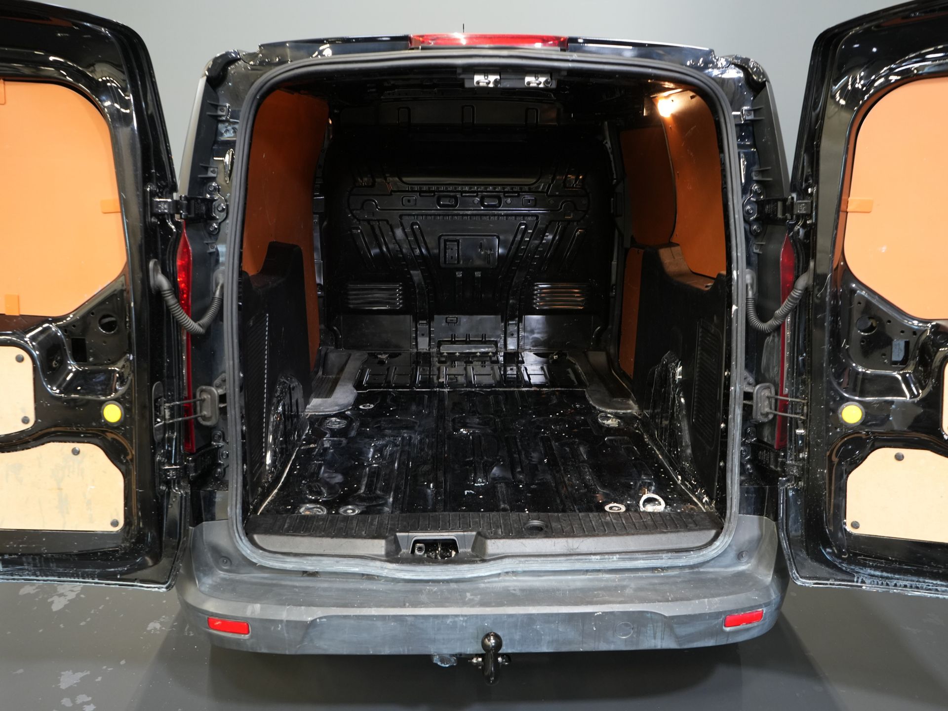 Ford Transit Connect Bestelbus 1.6 TDCI 100 pk L2 Trend BPM VRIJ! 3 Pers./ Airco/ NL Auto/ Trekhaak 14