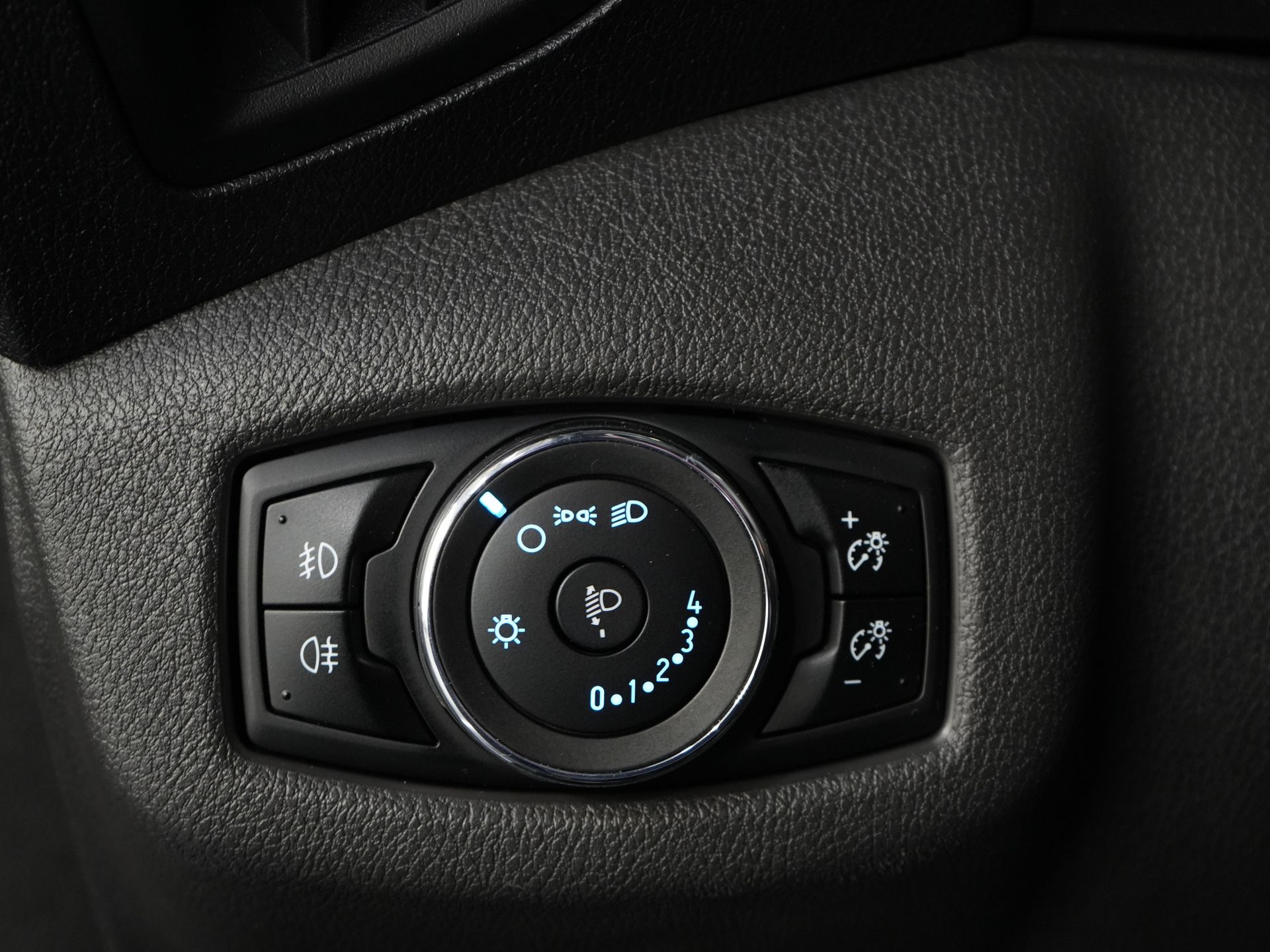 Ford Transit Connect Bestelbus 1.6 TDCI 100 pk L2 Trend BPM VRIJ! 3 Pers./ Airco/ NL Auto/ Trekhaak 16