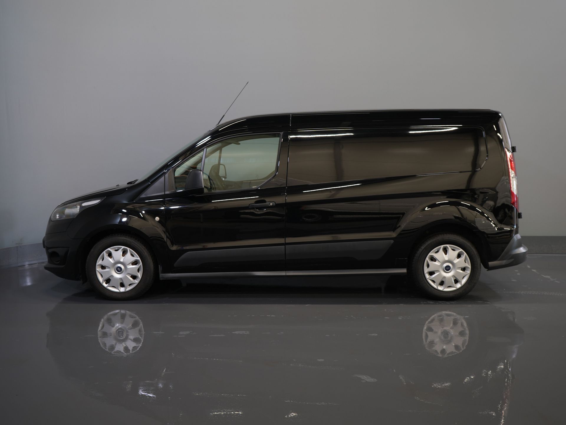 Ford Transit Connect Bestelbus 1.6 TDCI 100 pk L2 Trend BPM VRIJ! 3 Pers./ Airco/ NL Auto/ Trekhaak 9