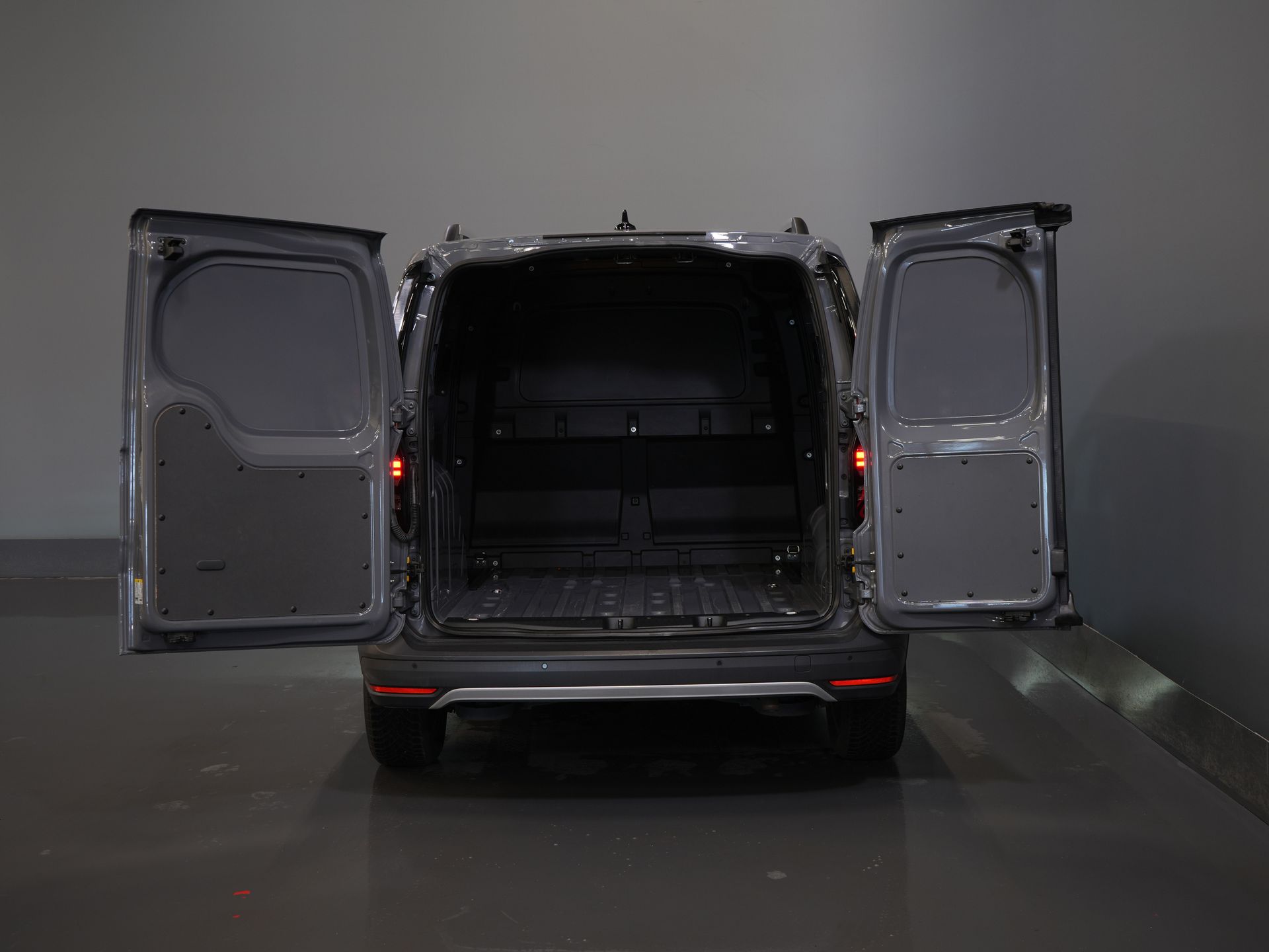 Volkswagen Caddy Cargo Bestelbus 2.0 TDI 125 pk DSG Aut. PanAmericana BPM VRIJ! 2x Schuifdeur/ LED/ Adapt. Cruise/ VC/ Camera/ PDC 4