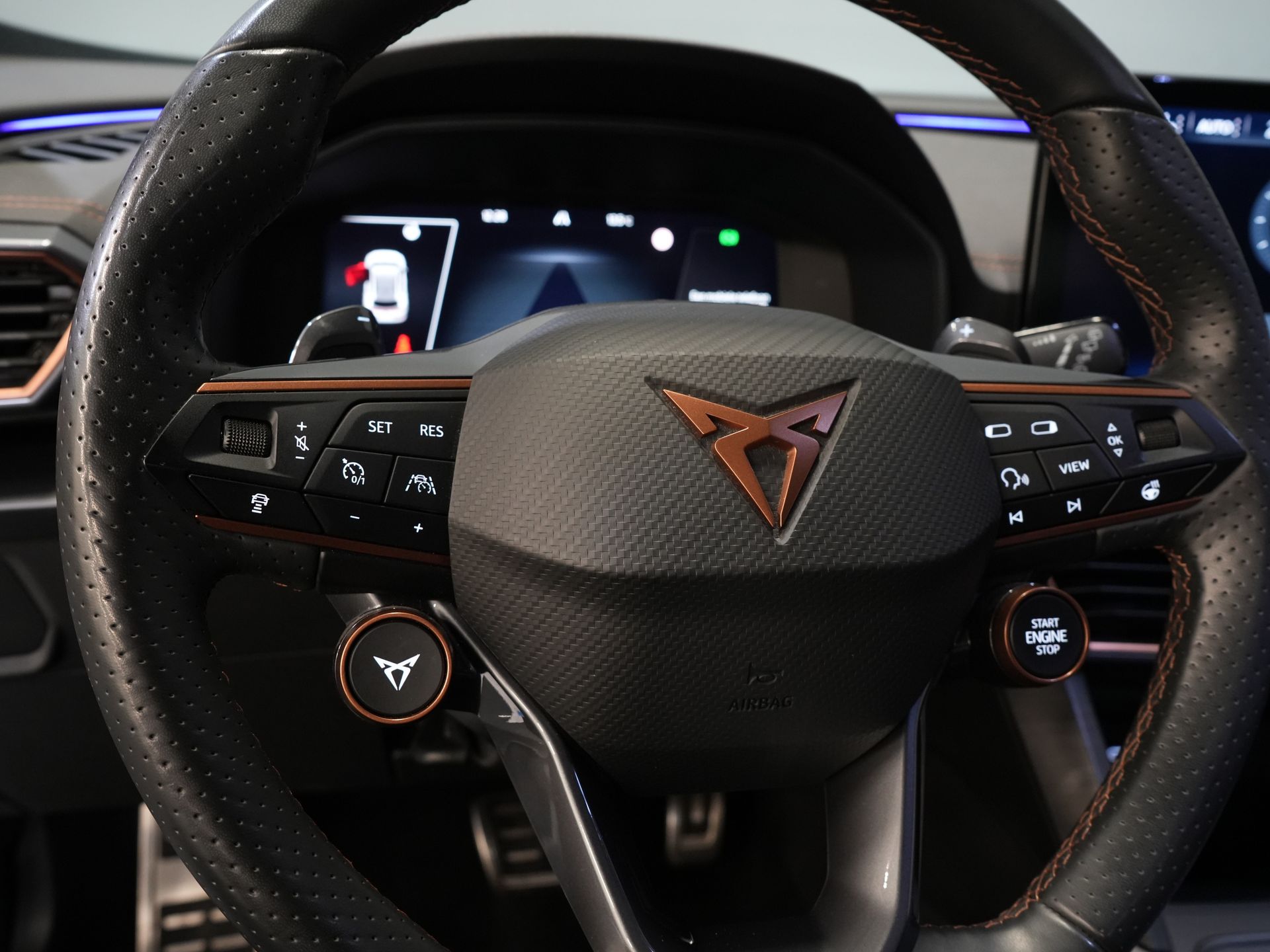 CUPRA Formentor SUV 1.4 e-Hybrid VZ 245 pk Copper LED Matrix/ Adapt.Cruise/ Elek. Klep/ Memory/ 19'' LMV/ Carplay 20