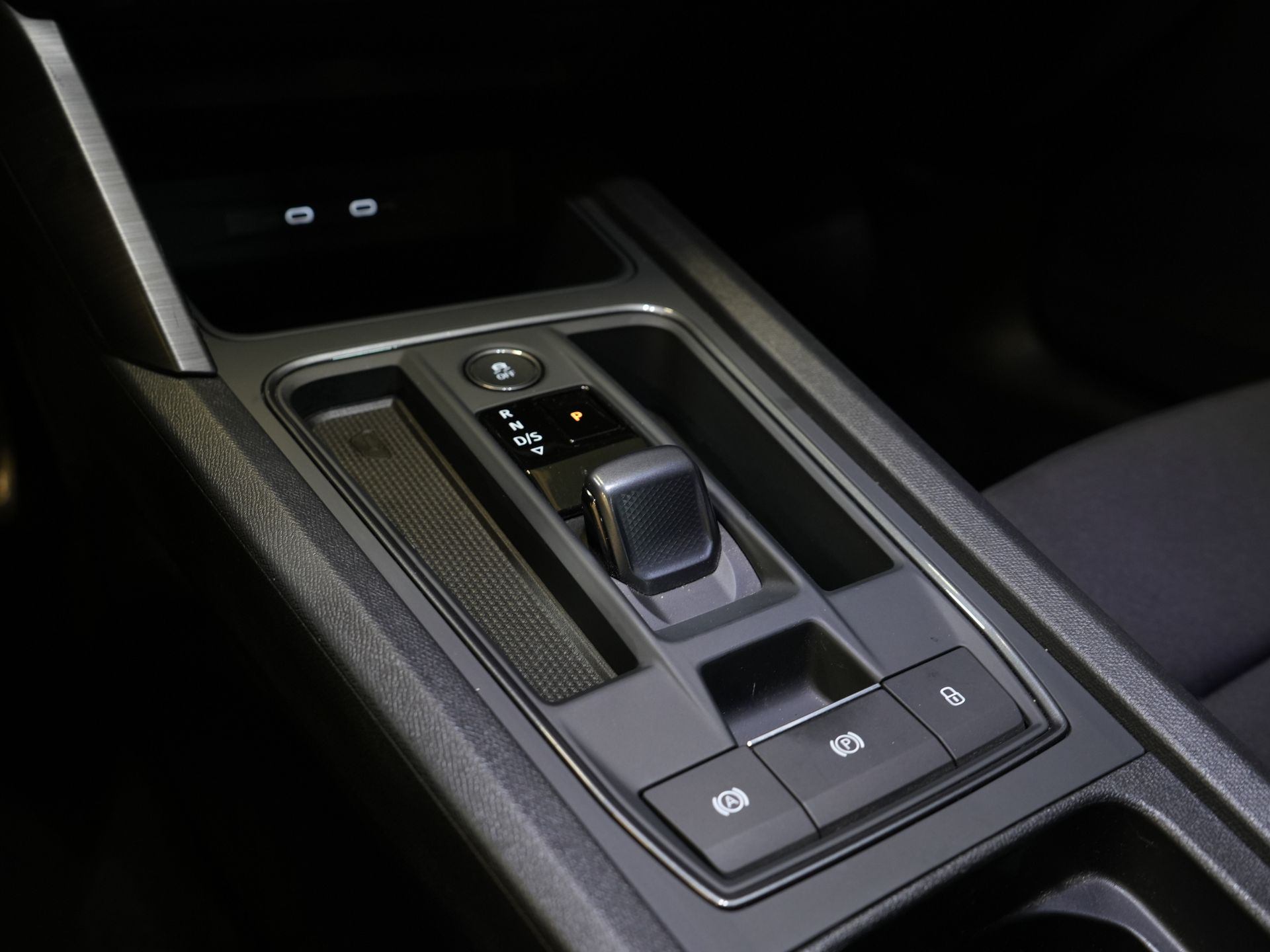 CUPRA Formentor SUV 1.4 e-Hybrid VZ 245 pk Copper LED Matrix/ Adapt.Cruise/ Elek. Klep/ Memory/ 19'' LMV/ Carplay 23