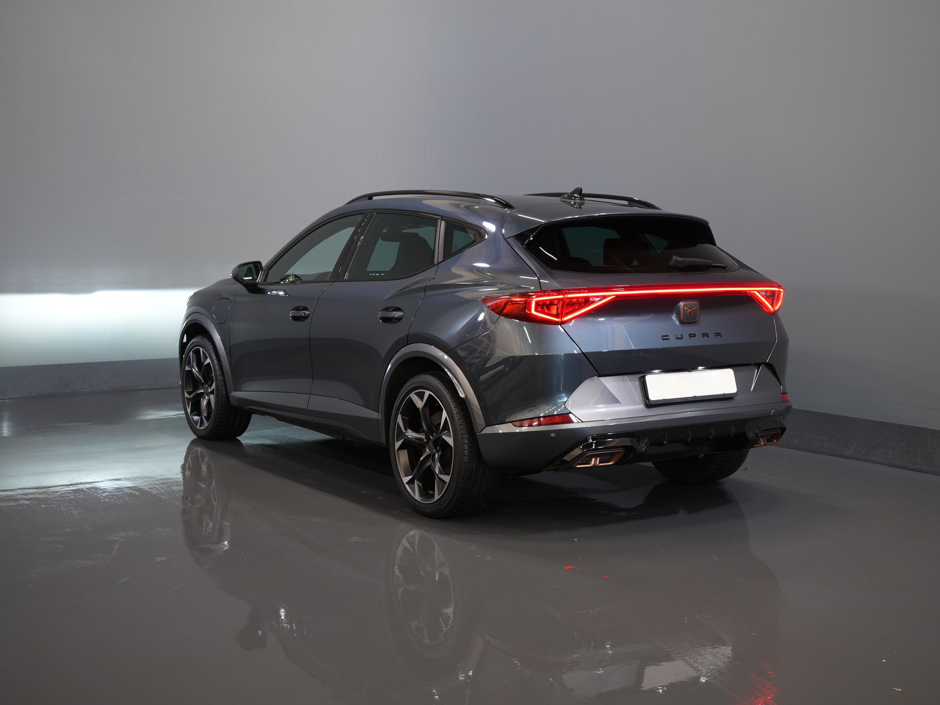 CUPRA Formentor SUV 1.4 e-Hybrid VZ Performance 245 pk Pano/ LED Matrix/ Adapt.Cruise/ Elek.Trekhaak/ Memory/ 19'' LMV/ Carplay 1
