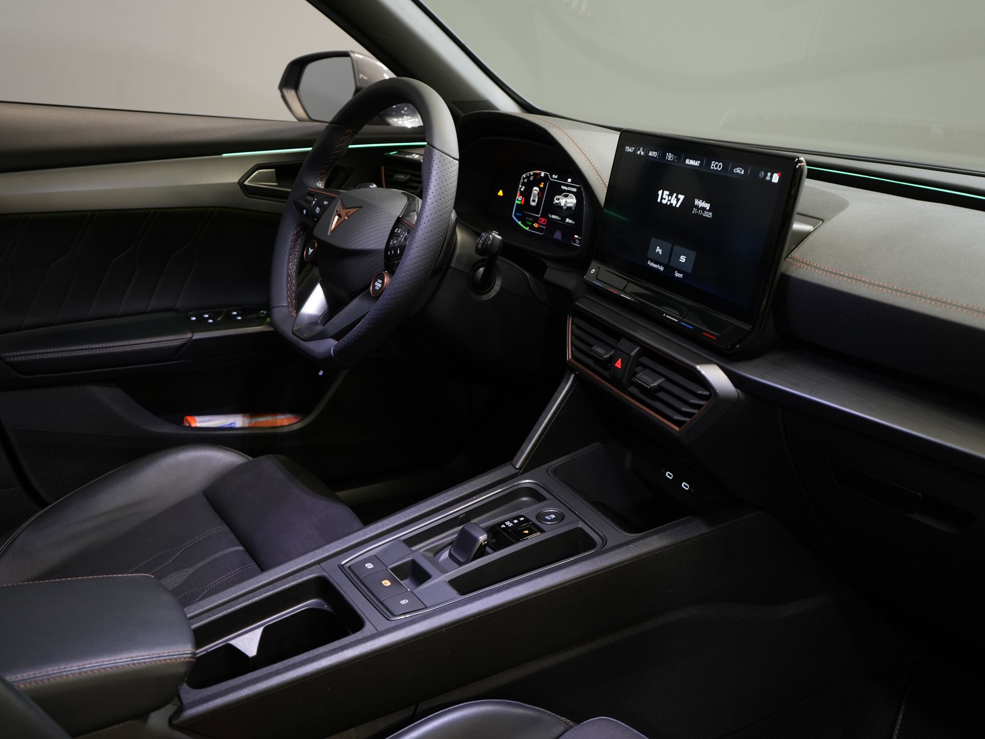 CUPRA Formentor SUV 1.4 e-Hybrid VZ Performance 245 pk Pano/ LED Matrix/ Adapt.Cruise/ Elek.Trekhaak/ Memory/ 19'' LMV/ Carplay 2