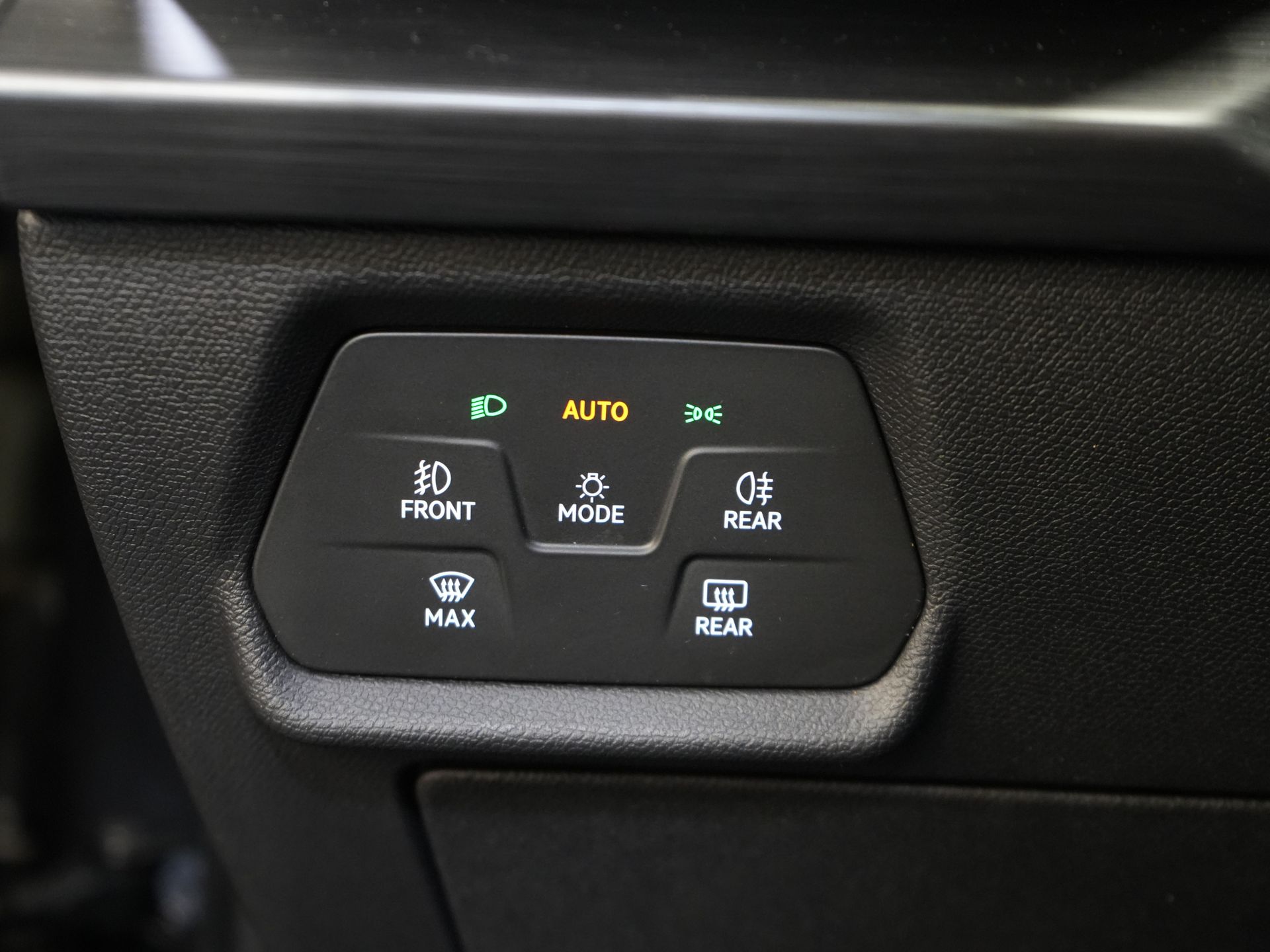 CUPRA Formentor SUV 1.4 e-Hybrid VZ Performance 245 pk Pano/ LED Matrix/ Adapt.Cruise/ Elek.Trekhaak/ Memory/ 19'' LMV/ Carplay 21