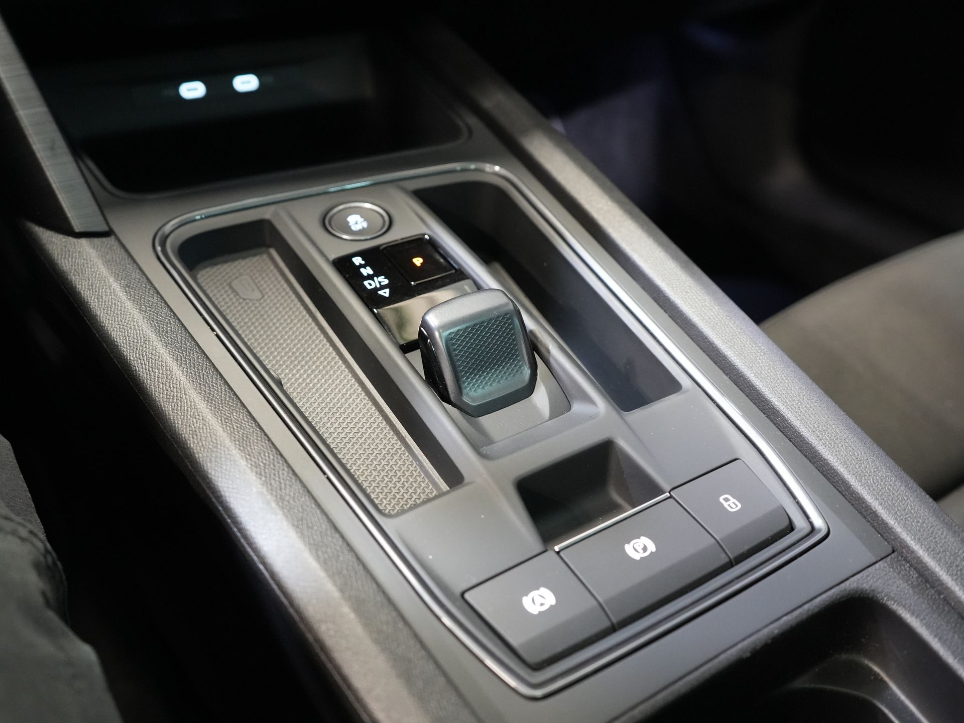 CUPRA Formentor SUV 1.4 e-Hybrid VZ Performance 245 pk Pano/ LED Matrix/ Adapt.Cruise/ Elek.Trekhaak/ Memory/ 19'' LMV/ Carplay 25