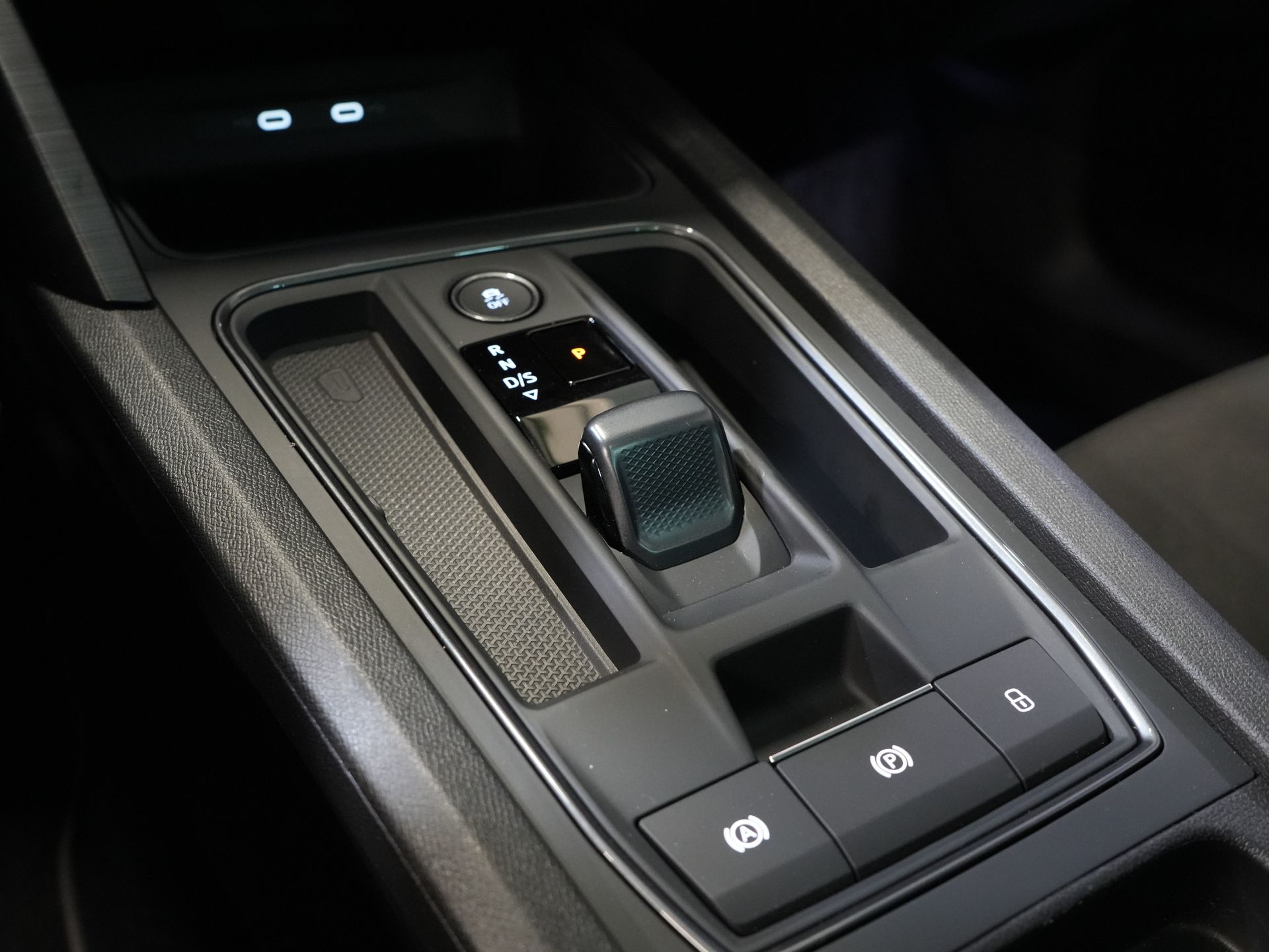 CUPRA Formentor SUV 1.4 e-Hybrid VZ Performance 245 pk Pano/ LED Matrix/ Adapt.Cruise/ Elek.Trekhaak/ Memory/ 19'' LMV/ Carplay 26