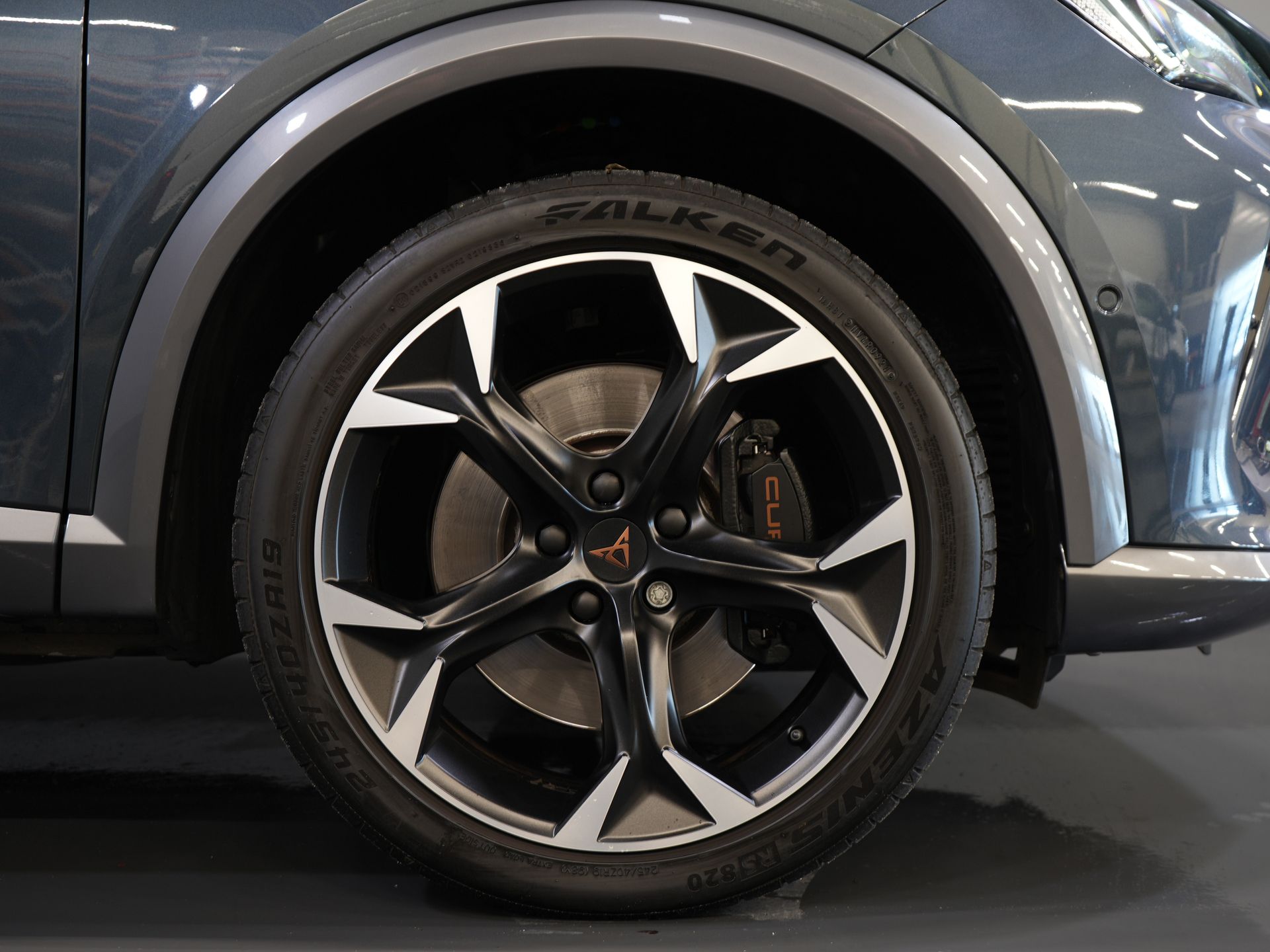 CUPRA Formentor SUV 1.4 e-Hybrid VZ Performance 245 pk Pano/ LED Matrix/ Adapt.Cruise/ Elek.Trekhaak/ Memory/ 19'' LMV/ Carplay 8