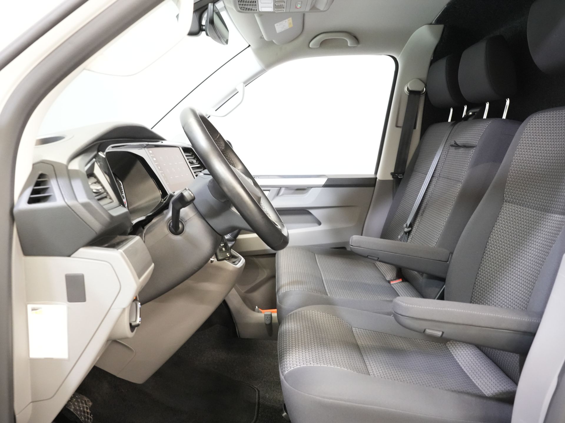 Volkswagen Transporter Bestelbus 2.0 TDI L2 BULLI BPM VRIJ! NL Auto/ LED/ Adapt. Cruise/ Virtual Cockpit/ 17