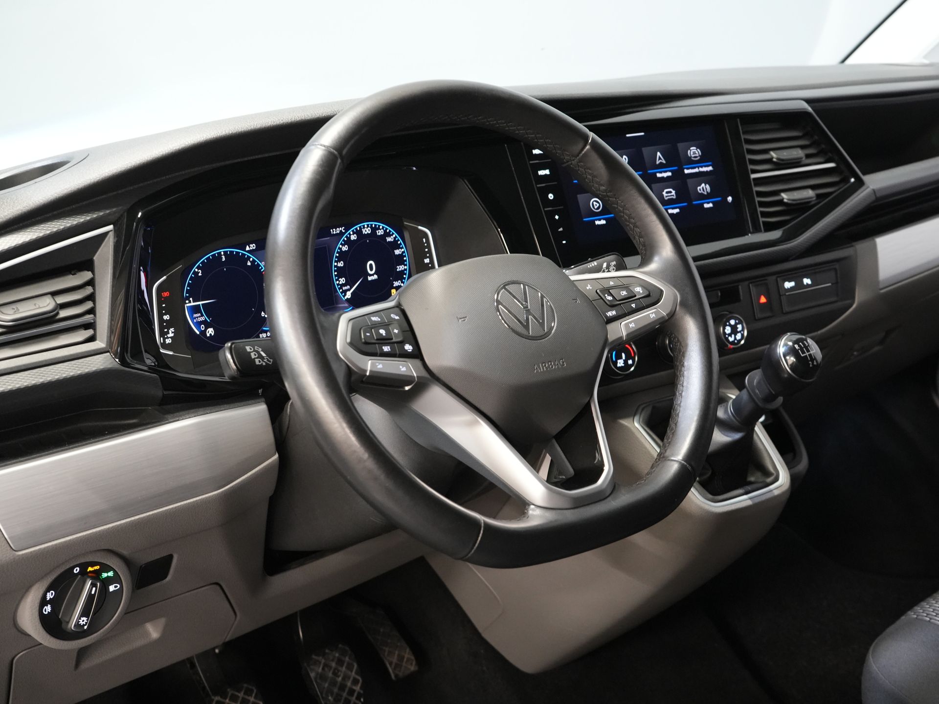 Volkswagen Transporter Bestelbus 2.0 TDI L2 BULLI BPM VRIJ! NL Auto/ LED/ Adapt. Cruise/ Virtual Cockpit/ 17