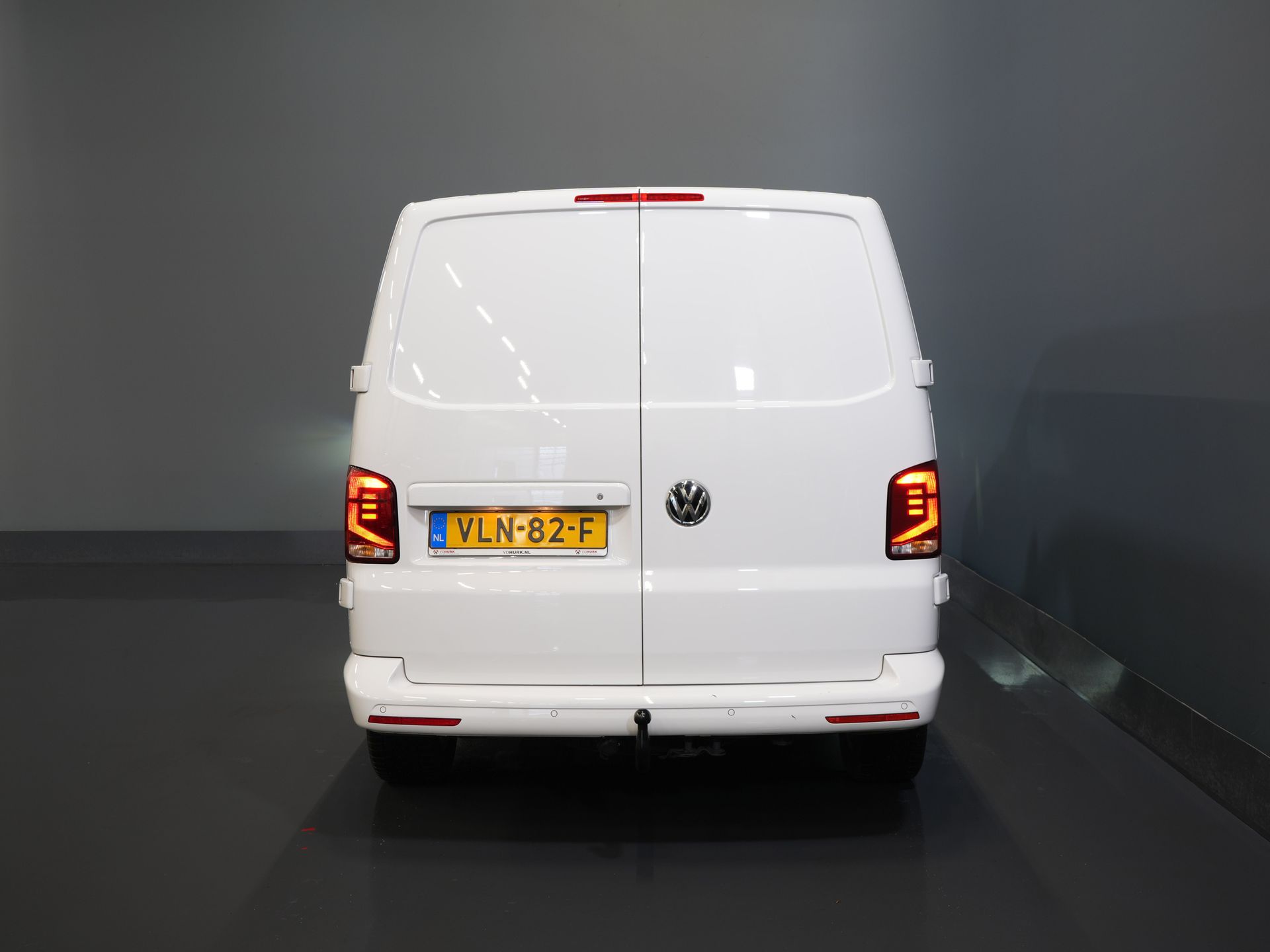 Volkswagen Transporter Bestelbus 2.0 TDI L2 BULLI BPM VRIJ! NL Auto/ LED/ Adapt. Cruise/ Virtual Cockpit/ 17