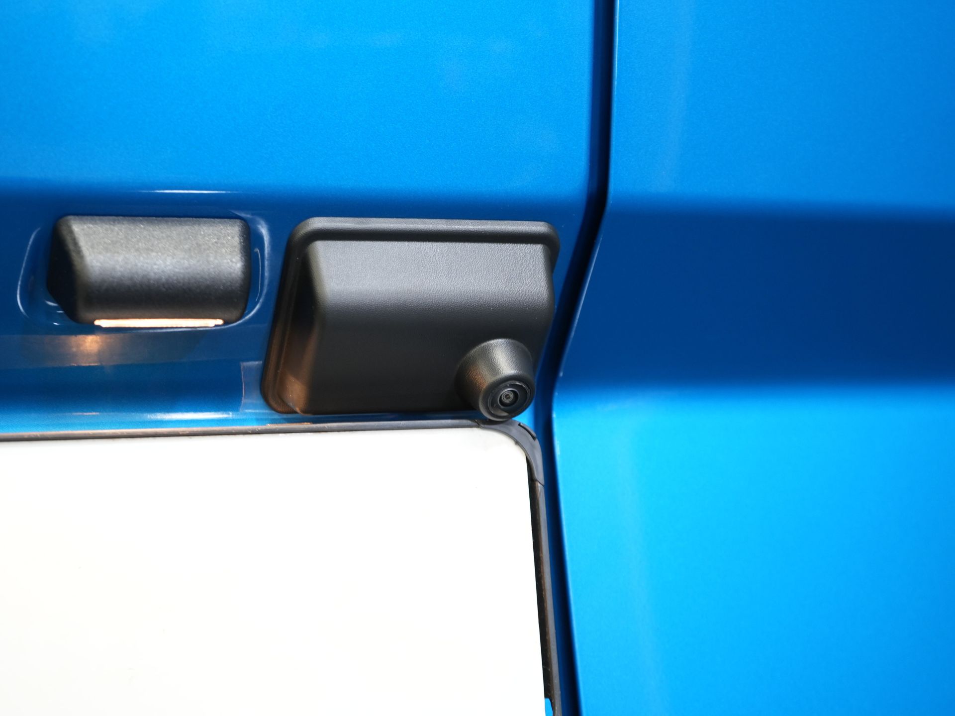 Ford E-Transit Custom Bestelbus 340 65 kWh 330km WLTP L2 Limited Garantie 5 jaar/ 2.3t Trekverm./ Snellader/ Matrix LED/ B&O/ Adapt.Cruise/ Standkachel/ Carplay 15