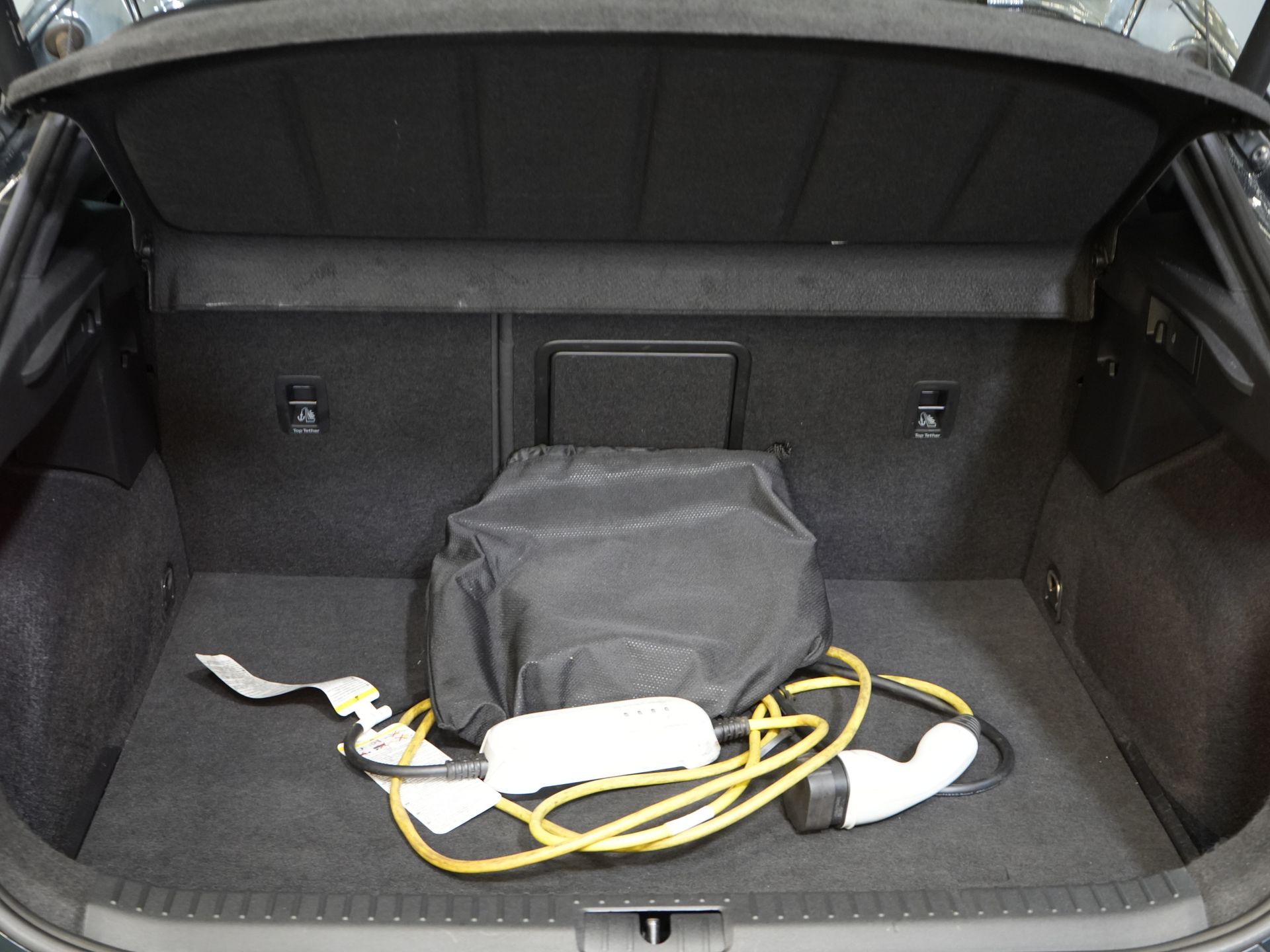 CUPRA Formentor SUV 1.4 e-Hybrid VZ Performance 245 pk (DEMO) Pano/ Leder/ Matrix/ Adapt.Cruise/ Elek.Klep/ Memory/ 19