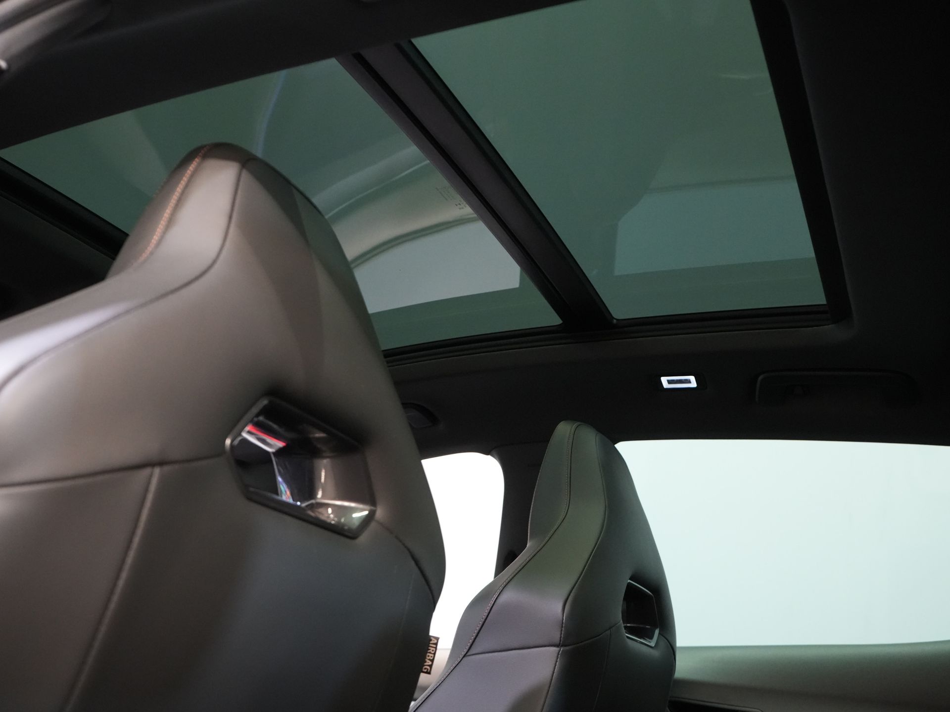 CUPRA Formentor SUV 1.4 e-Hybrid VZ Performance 245 pk (DEMO) Pano/ Leder/ Matrix/ Adapt.Cruise/ Elek.Klep/ Memory/ 19