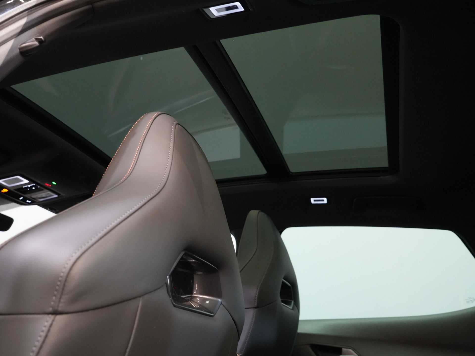 CUPRA Formentor SUV 1.4 e-Hybrid VZ 245 pk Tribe Edition Pano/ Matrix/ Adapt.Cruise/ Elek. Klep/ Memory/ 19'' LMV/ Carplay/ Standkachel/ Stuurverw./ 17