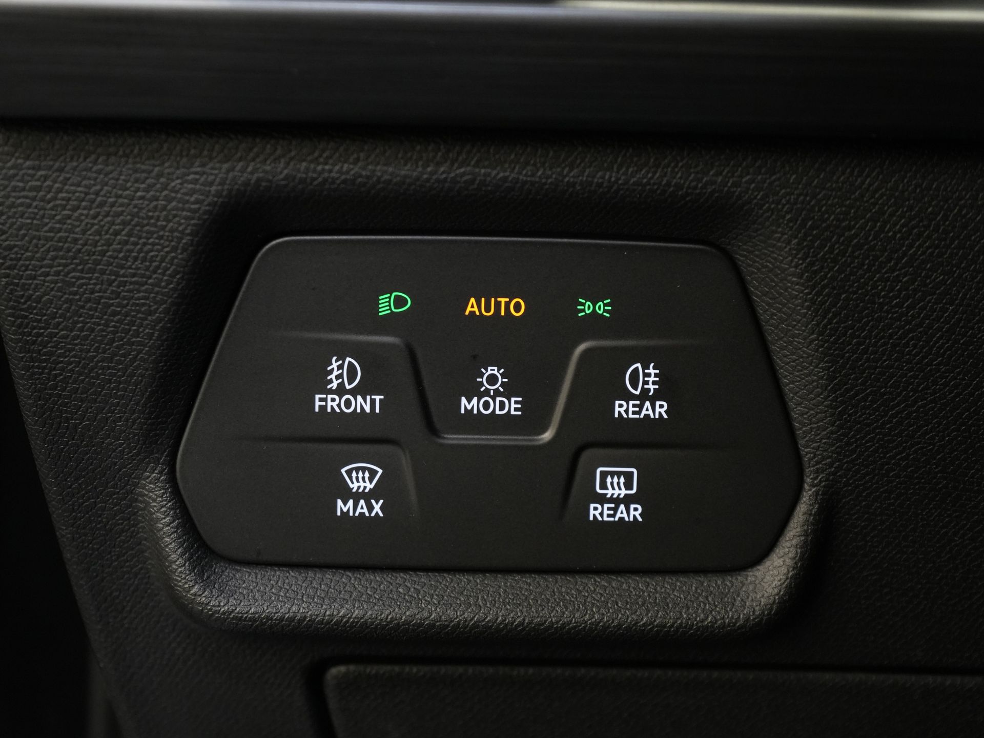 CUPRA Formentor SUV 1.4 e-Hybrid VZ 245 pk Tribe Edition Pano/ Matrix/ Adapt.Cruise/ Elek. Klep/ Memory/ 19'' LMV/ Carplay/ Standkachel/ Stuurverw./ 20