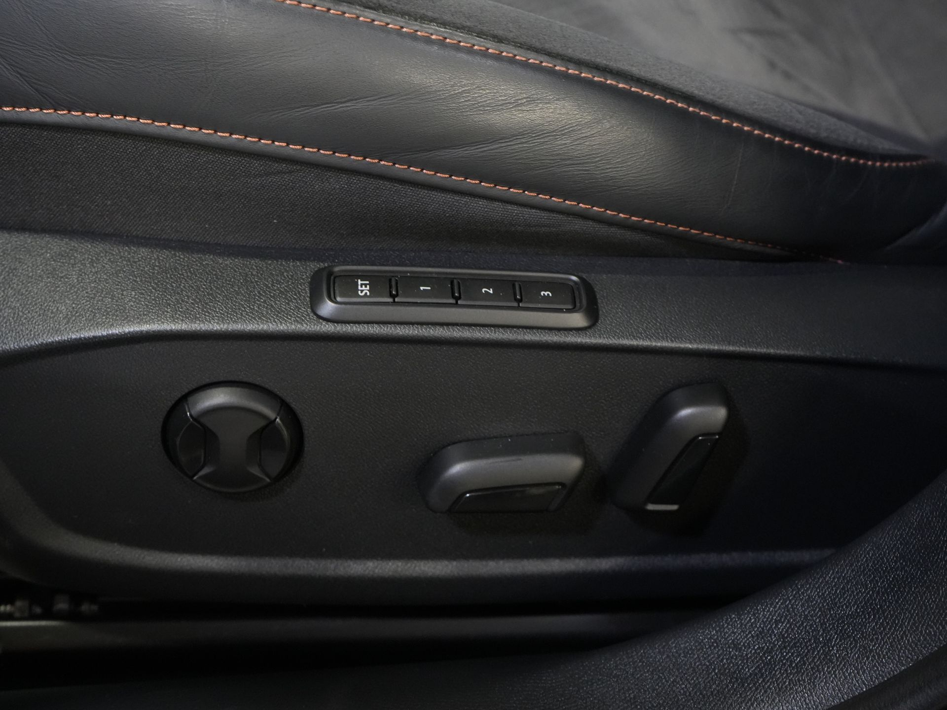 CUPRA Formentor SUV 1.4 e-Hybrid VZ 245 pk Tribe Edition Pano/ Matrix/ Adapt.Cruise/ Elek. Klep/ Memory/ 19'' LMV/ Carplay/ Standkachel/ Stuurverw./ 34