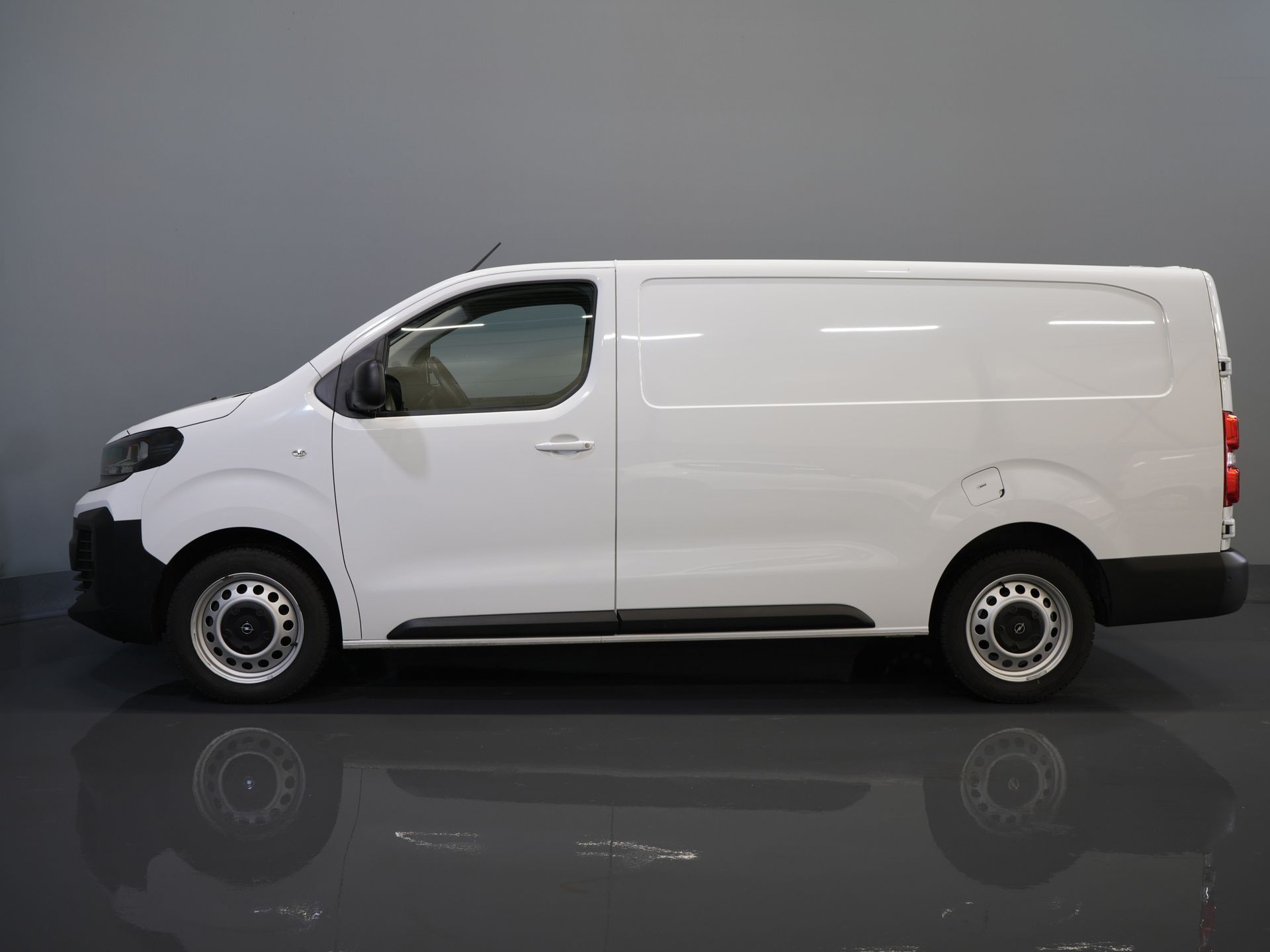 Opel Vivaro Bestelbus 2.0 180 pk Aut. L3 BPM VRIJ! Carplay/ Climate/ Cruise/ PDC V+A/ Navigatie 9