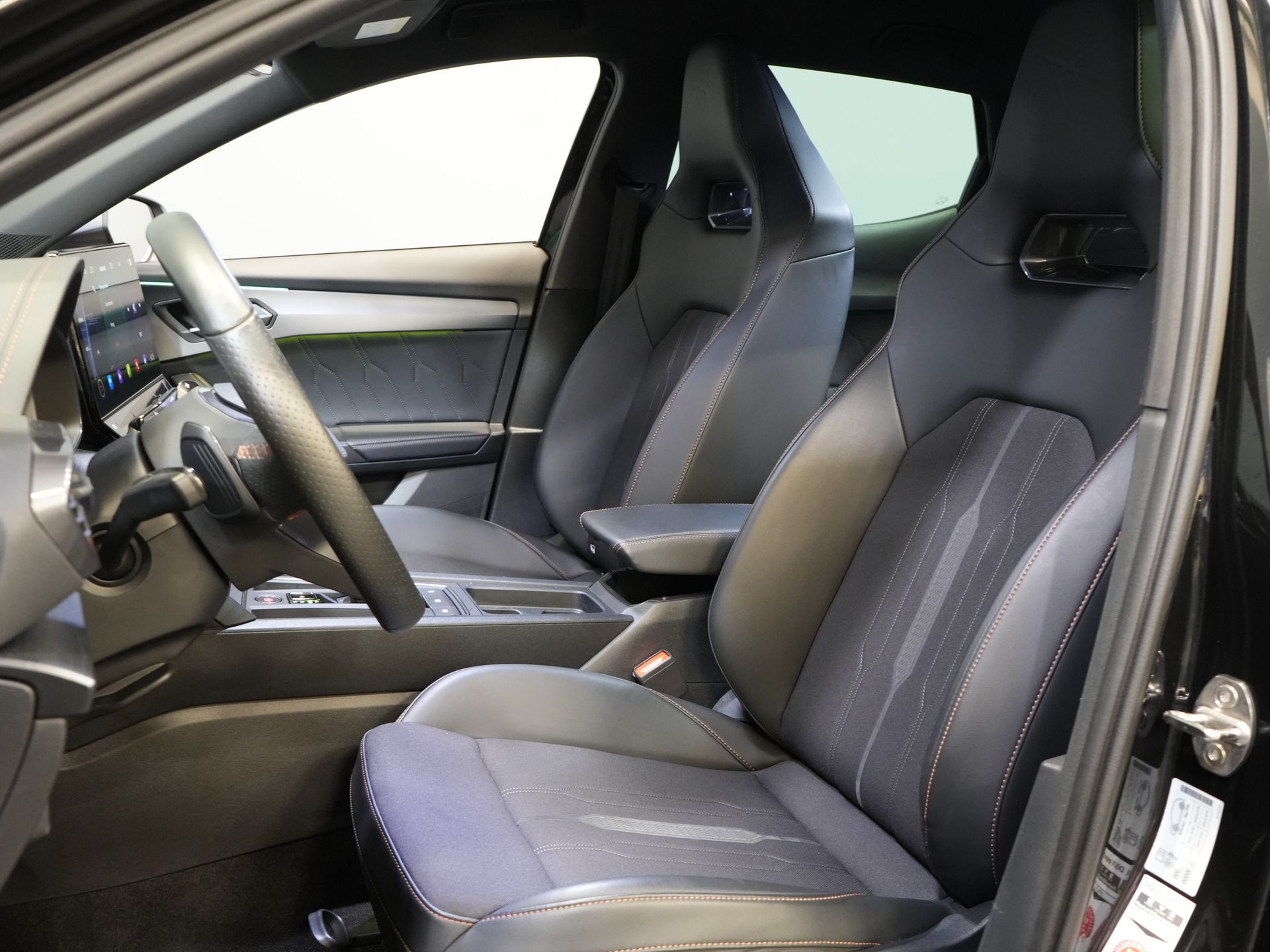 CUPRA Formentor SUV 1.4 TSI e-Hybrid VZ Performance Limited 245 pk Adapt.Cruise/ Matrix/ Standkachel/ Stoelverw./ Stuurverw./ Carplay/ Camera/ Navi/ 11