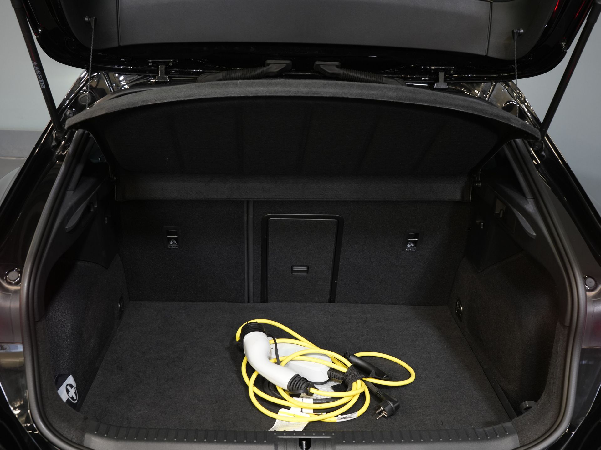 CUPRA Formentor SUV 1.4 TSI e-Hybrid VZ Performance Limited 245 pk Adapt.Cruise/ Matrix/ Standkachel/ Stoelverw./ Stuurverw./ Carplay/ Camera/ Navi/ 14