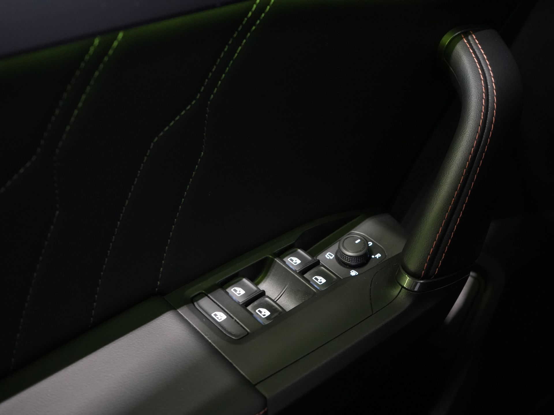 CUPRA Formentor SUV 1.4 TSI e-Hybrid VZ Performance Limited 245 pk Adapt.Cruise/ Matrix/ Standkachel/ Stoelverw./ Stuurverw./ Carplay/ Camera/ Navi/ 19