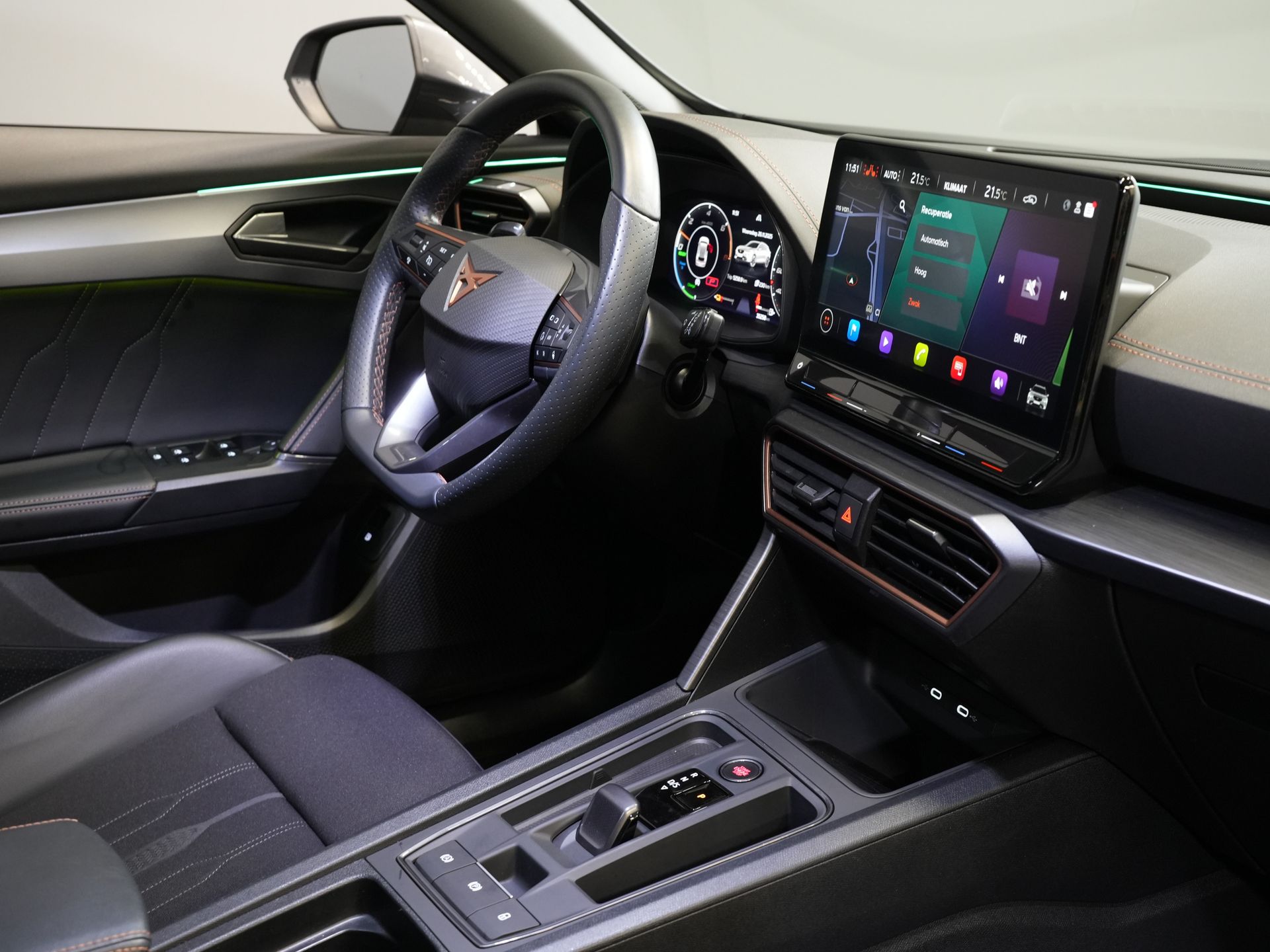 CUPRA Formentor SUV 1.4 TSI e-Hybrid VZ Performance Limited 245 pk Adapt.Cruise/ Matrix/ Standkachel/ Stoelverw./ Stuurverw./ Carplay/ Camera/ Navi/ 2