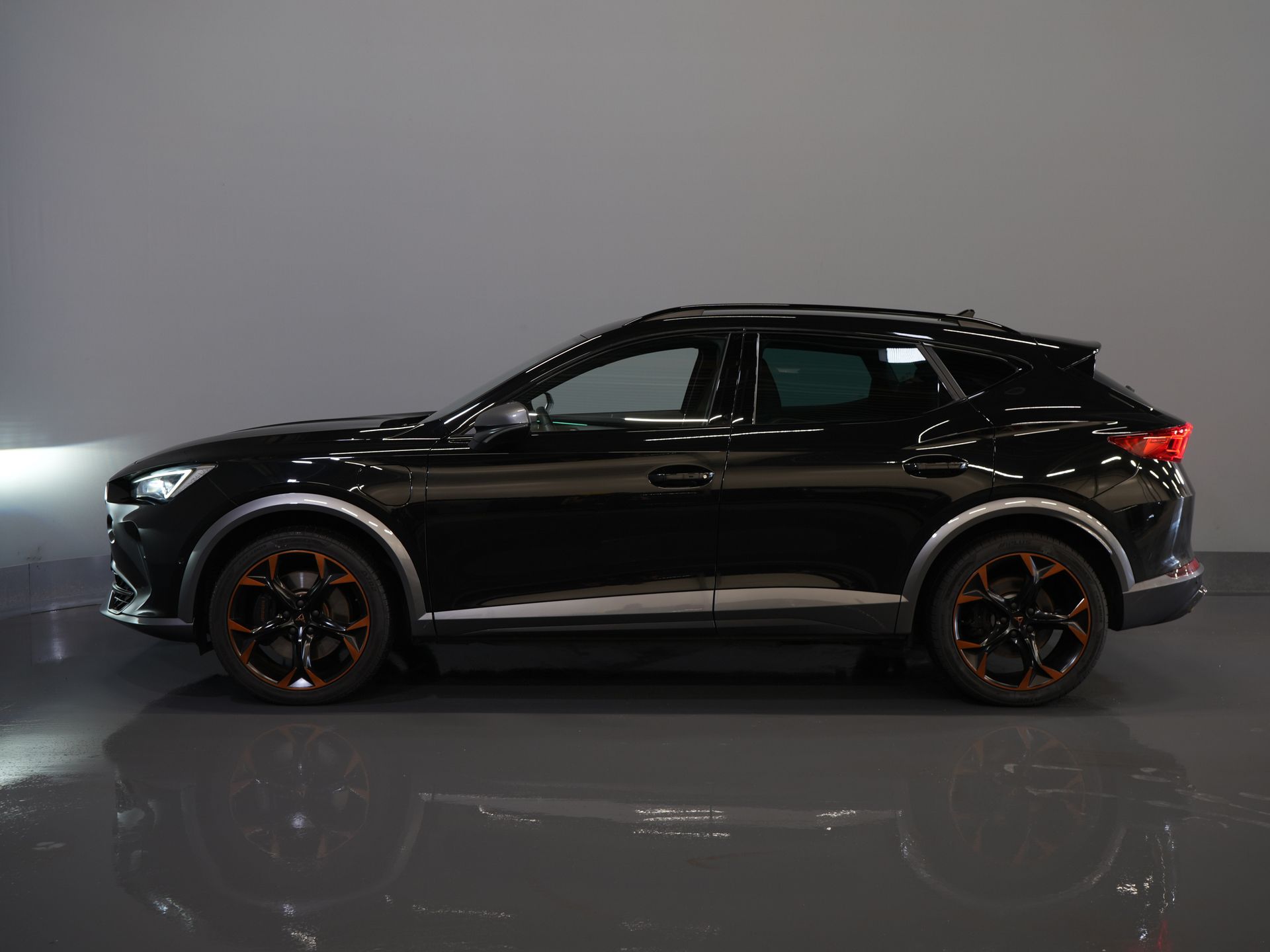 CUPRA Formentor SUV 1.4 TSI e-Hybrid VZ Performance Limited 245 pk Adapt.Cruise/ Matrix/ Standkachel/ Stoelverw./ Stuurverw./ Carplay/ Camera/ Navi/ 9