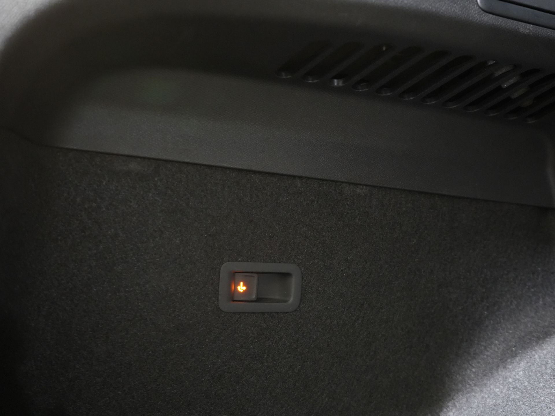 CUPRA Formentor SUV 1.4 e-Hybrid VZ 245 pk Tribe Edition LED Matrix / Adapt.Cruise/ Alcantara/ 19” LMV/ Trekhaak/ Memory/ Stoelverw./ Stuurverw. 15