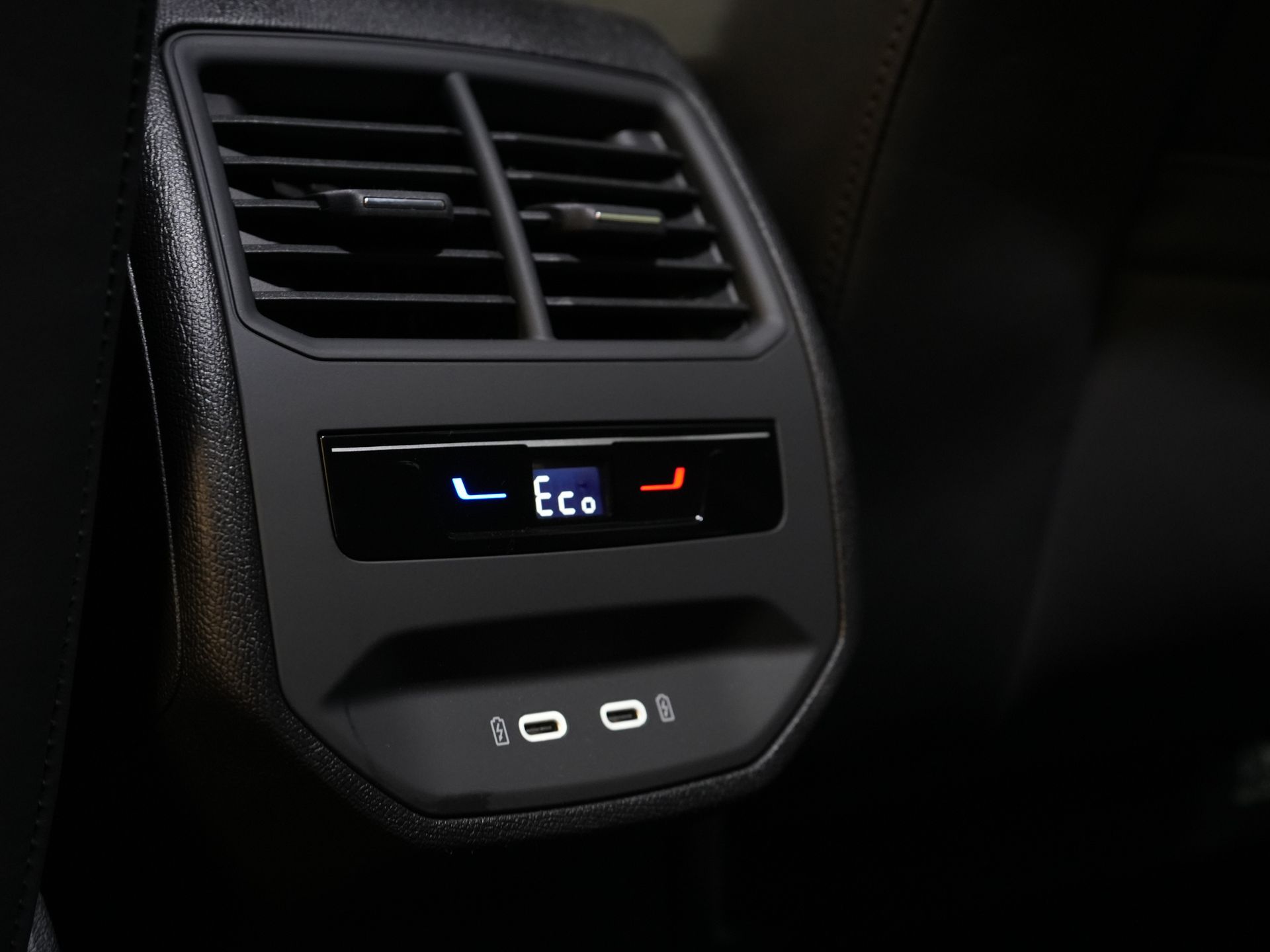 CUPRA Formentor SUV 1.4 e-Hybrid VZ 245 pk Tribe Edition LED Matrix / Adapt.Cruise/ Alcantara/ 19” LMV/ Trekhaak/ Memory/ Stoelverw./ Stuurverw. 19