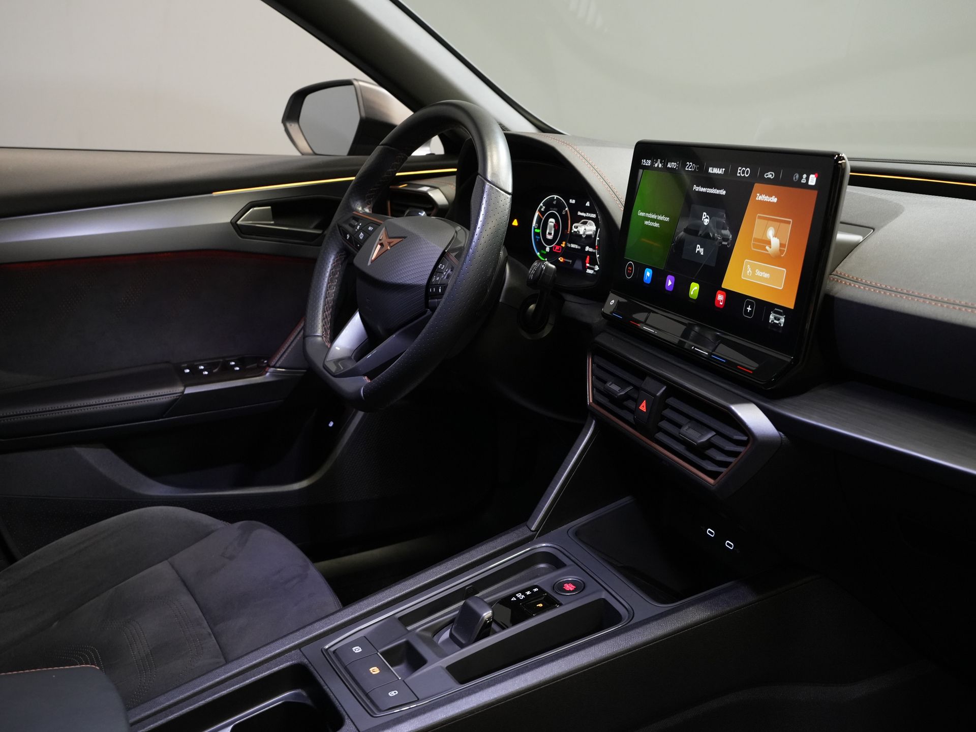 CUPRA Formentor SUV 1.4 e-Hybrid VZ 245 pk Tribe Edition LED Matrix / Adapt.Cruise/ Alcantara/ 19” LMV/ Trekhaak/ Memory/ Stoelverw./ Stuurverw. 2