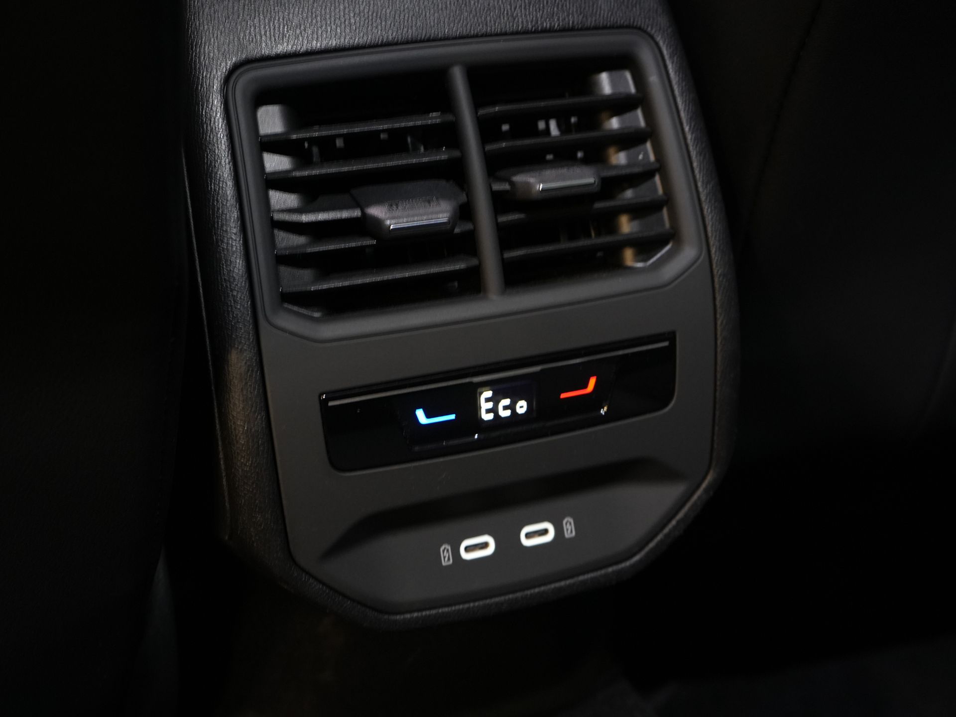 CUPRA Formentor SUV 1.4 e-Hybrid VZ Copper Edition Matrix/ Adapt.Cruise/ Stoelverw./ Stuurverw/ Navi/ Climate/ 19'' LMV 16